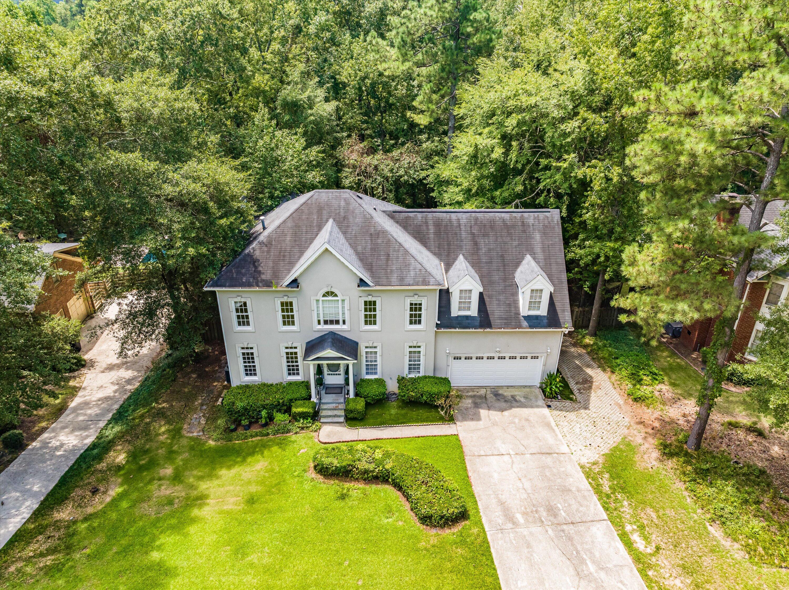 930 DEERCREST Circle