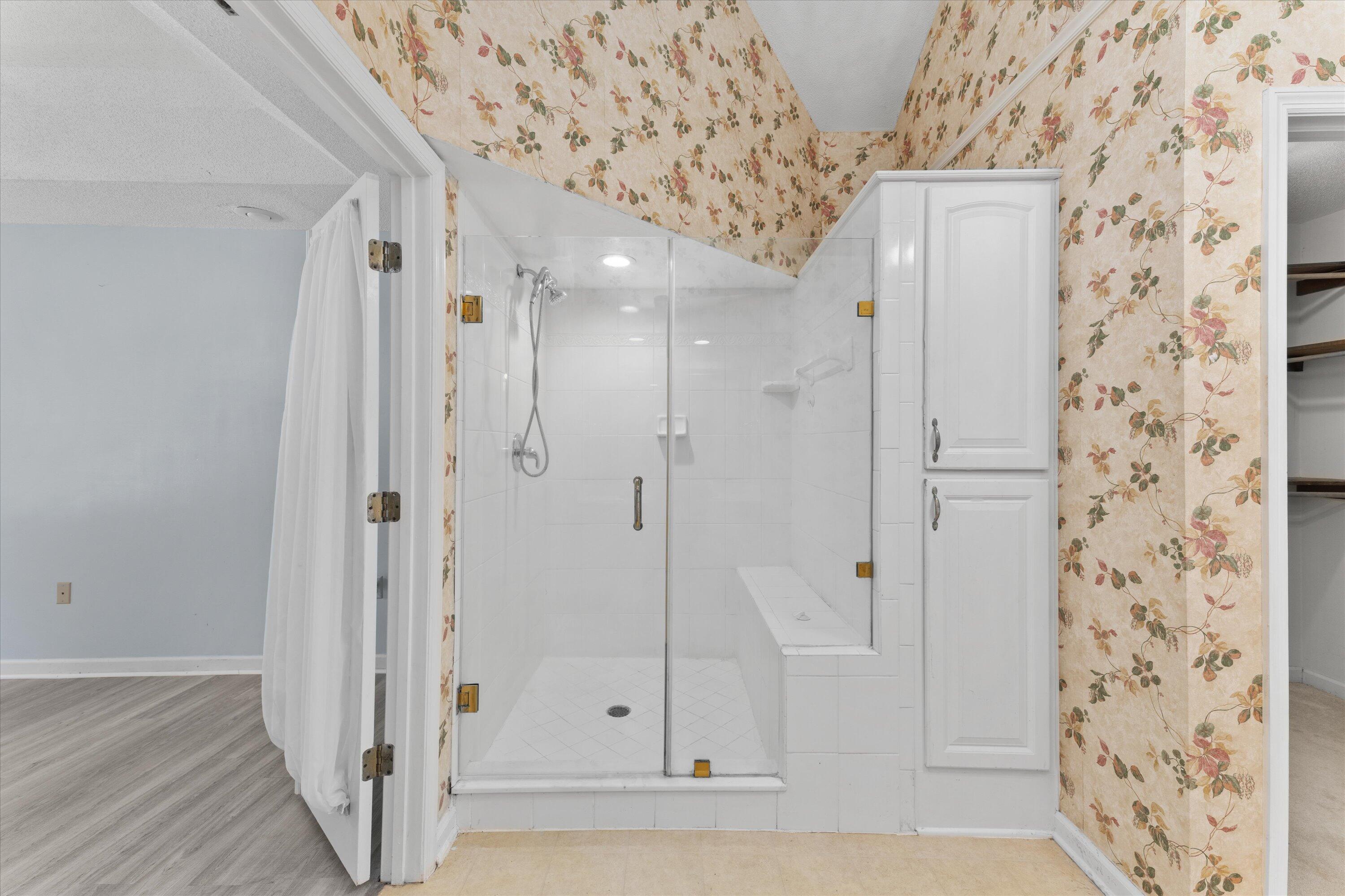 930 DEERCREST Circle