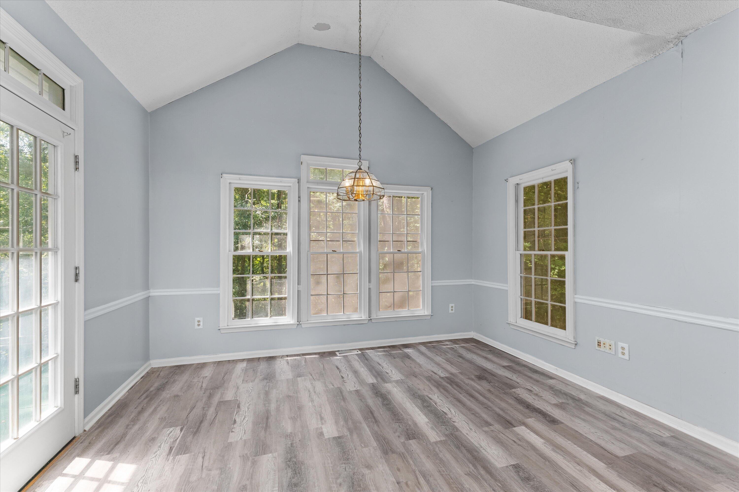 930 DEERCREST Circle