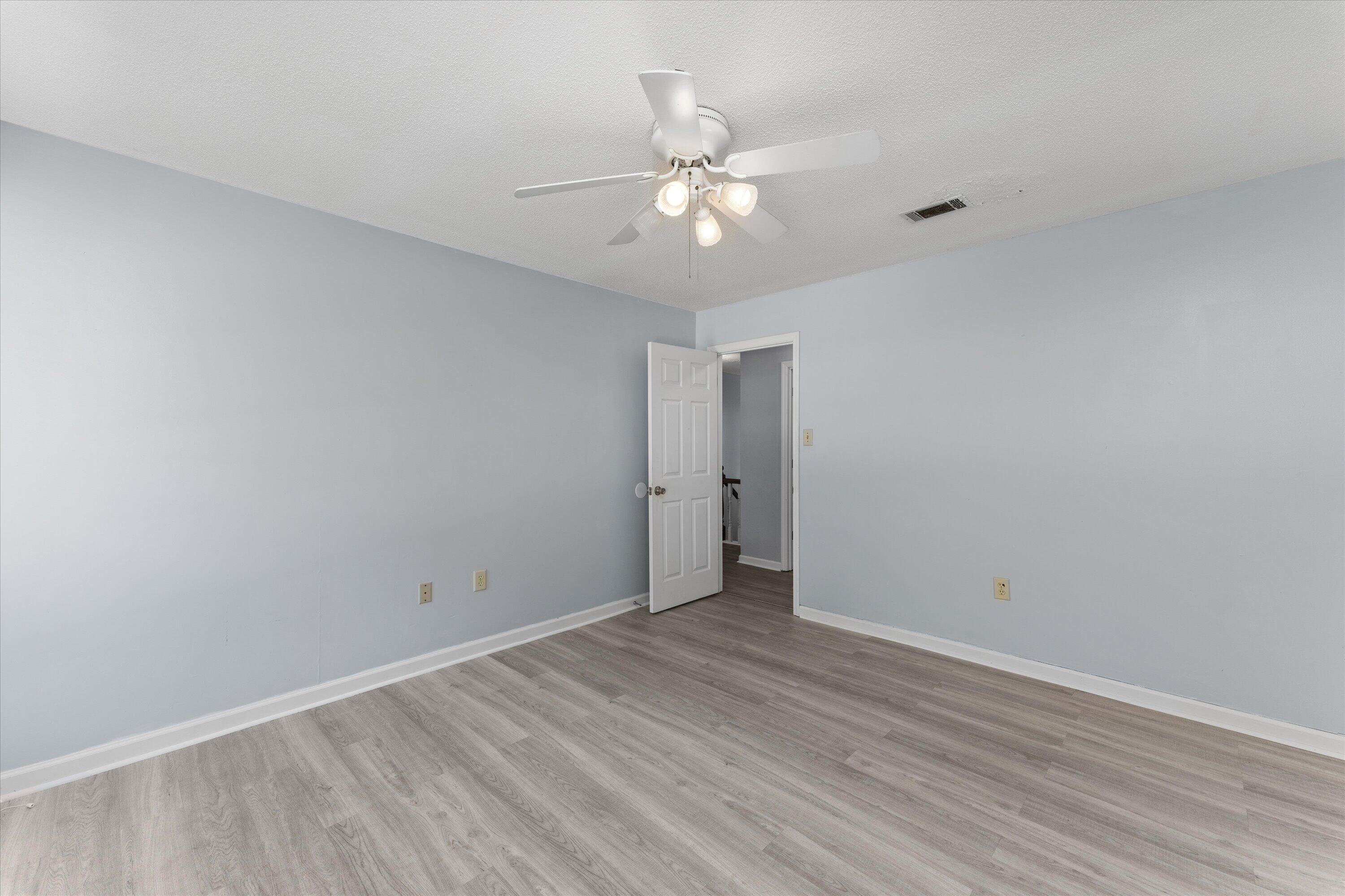 930 DEERCREST Circle