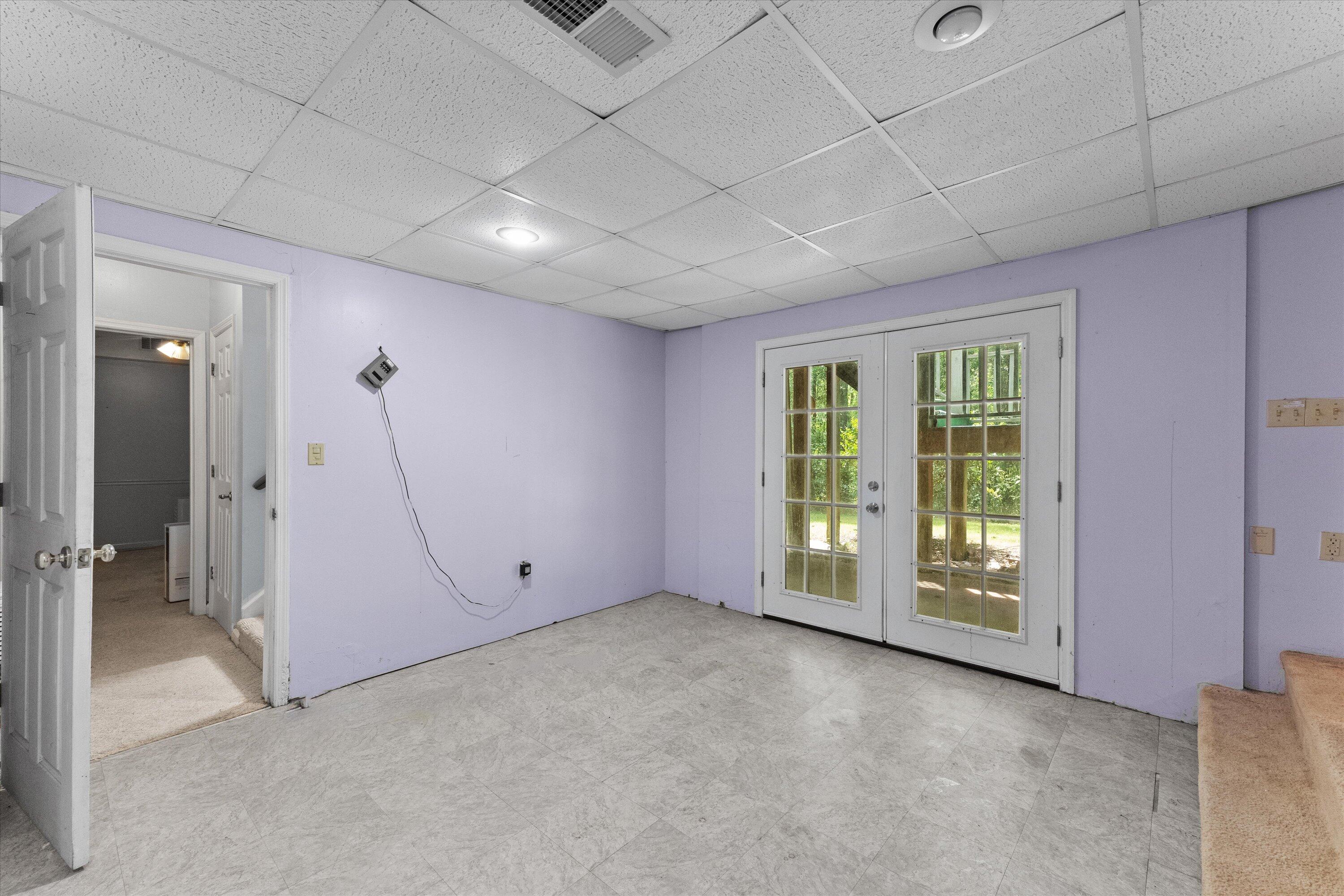 930 DEERCREST Circle