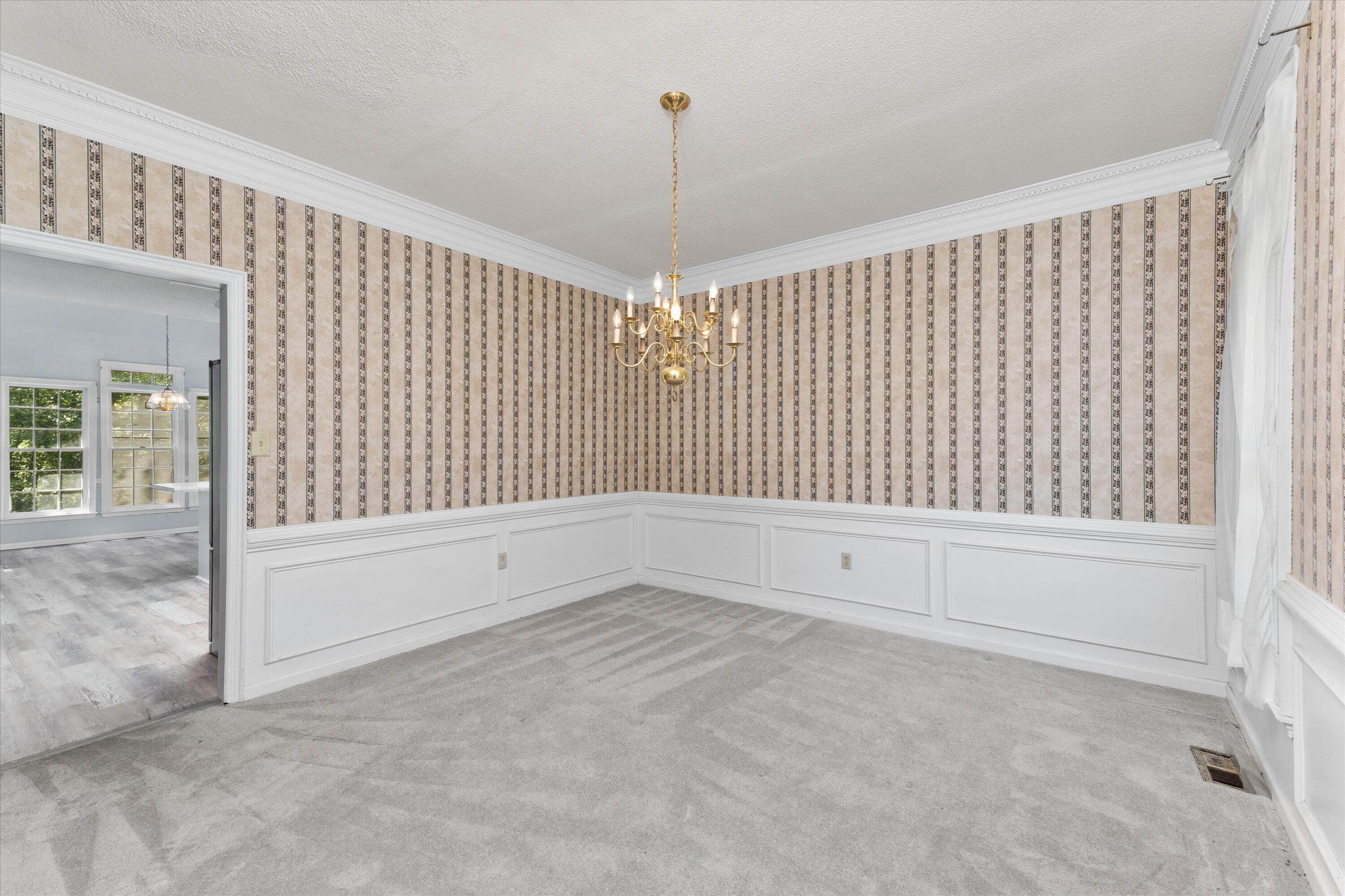 930 DEERCREST Circle