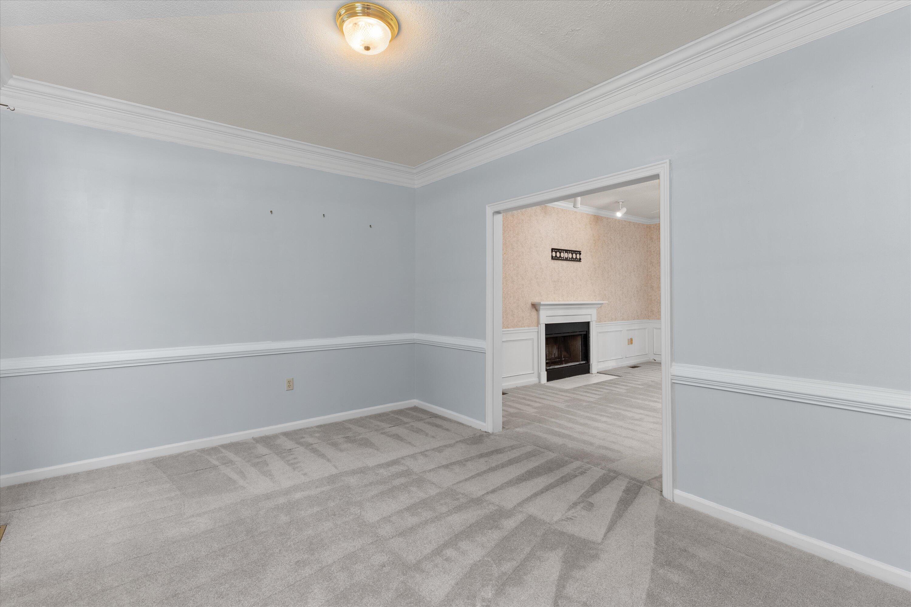 930 DEERCREST Circle