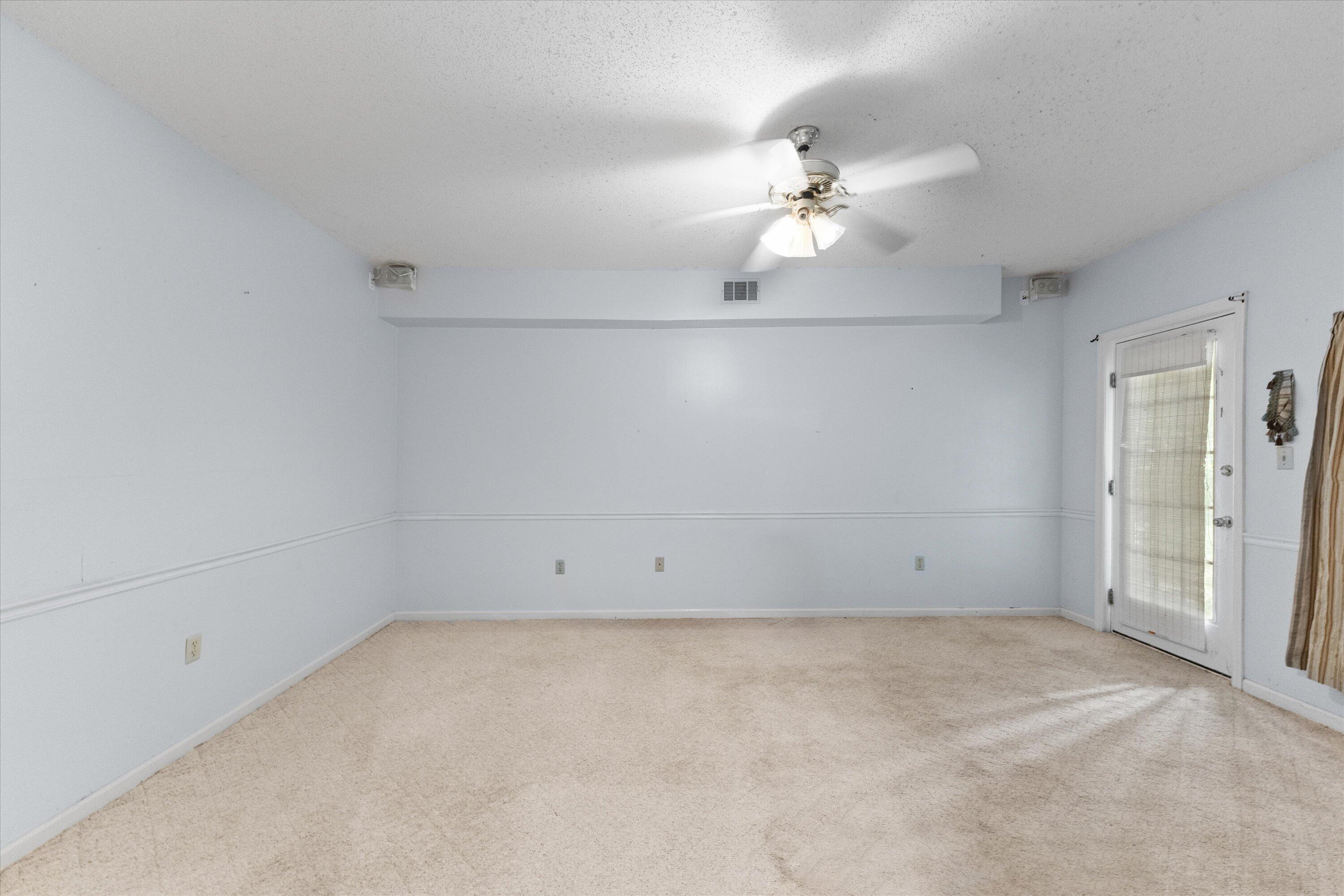 930 DEERCREST Circle