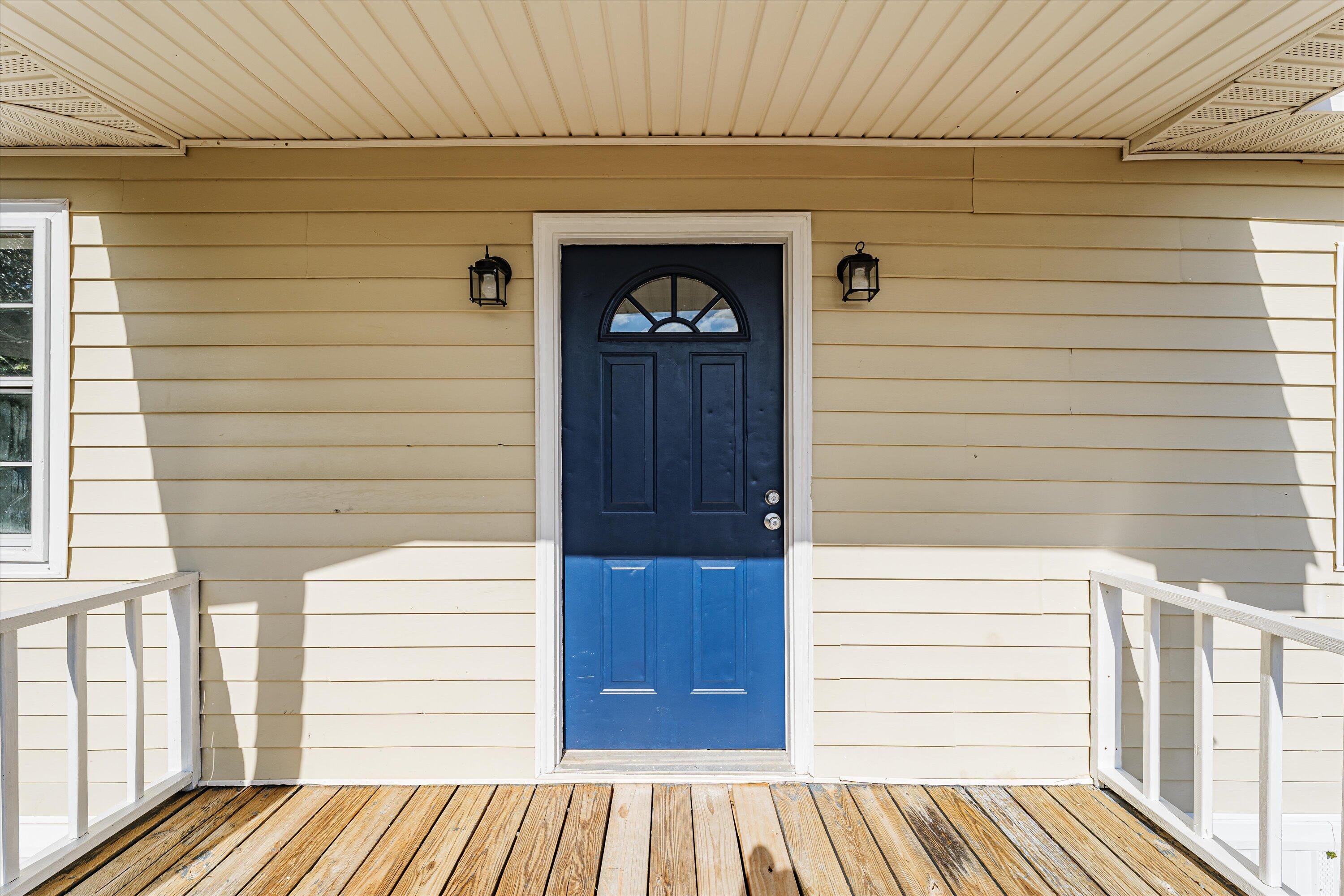 2117 MONCRIEFF Street