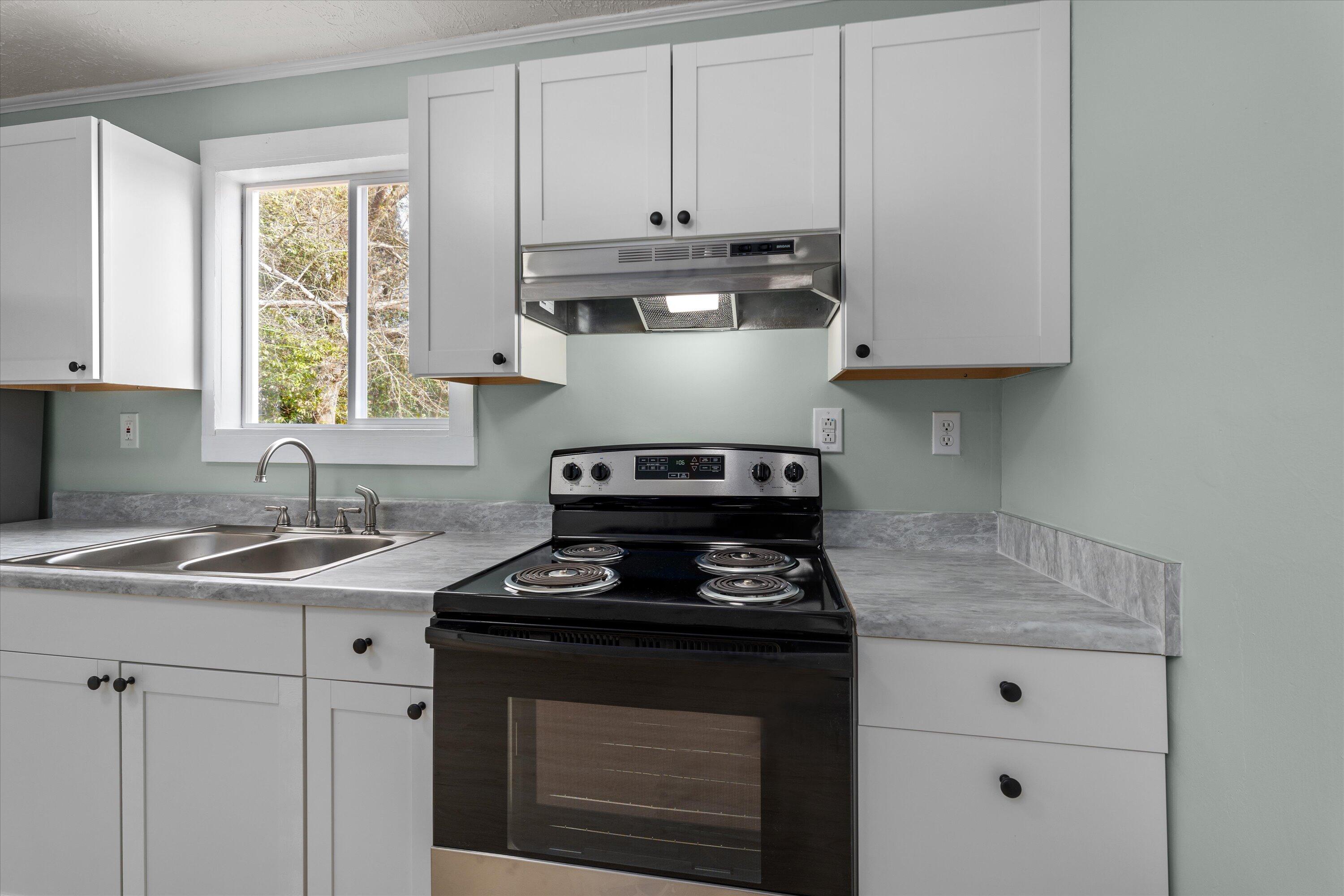 2117 MONCRIEFF Street