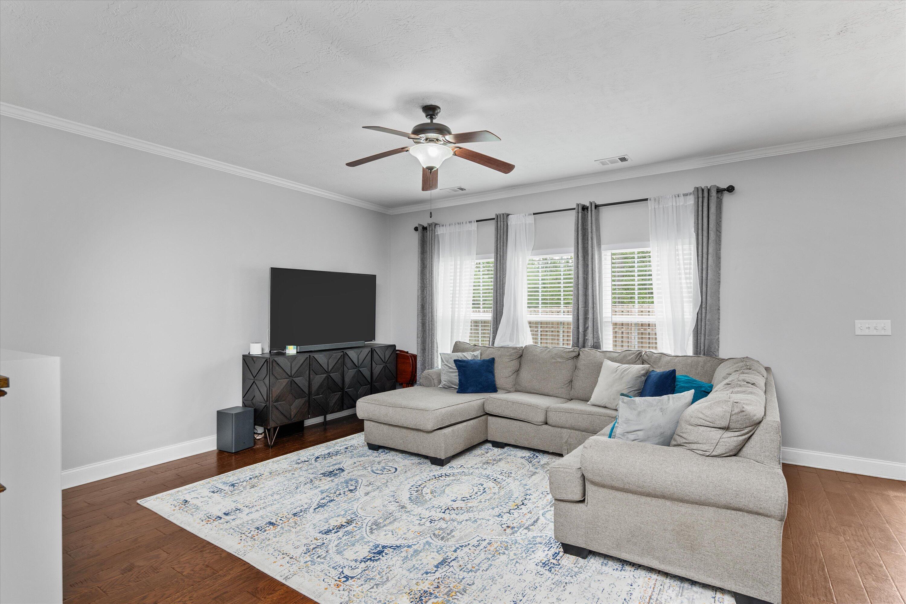 490 BRANTLEY COVE Circle