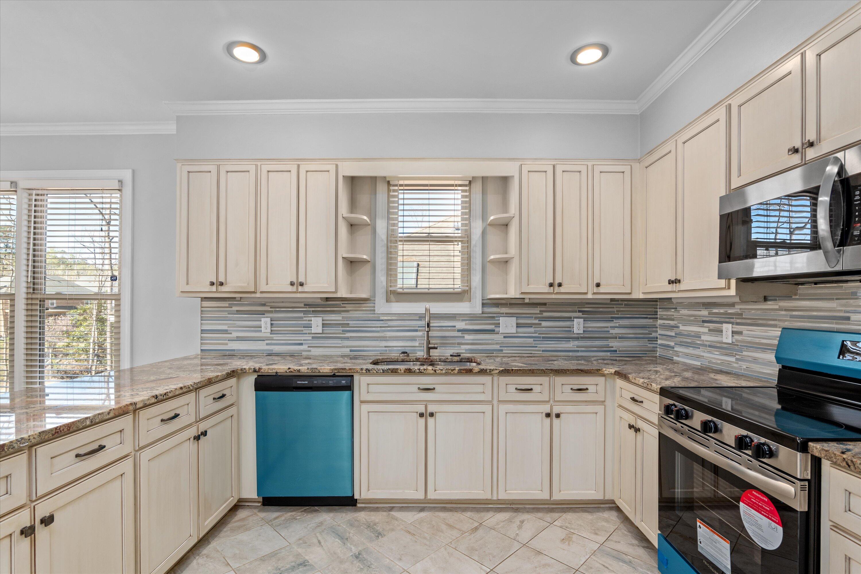 738 MAGRUDER Landing