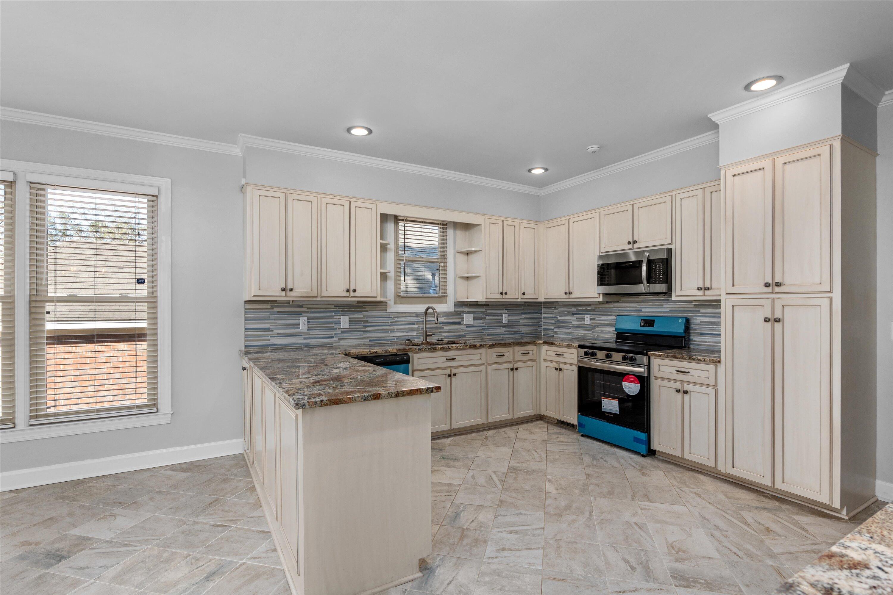 738 MAGRUDER Landing