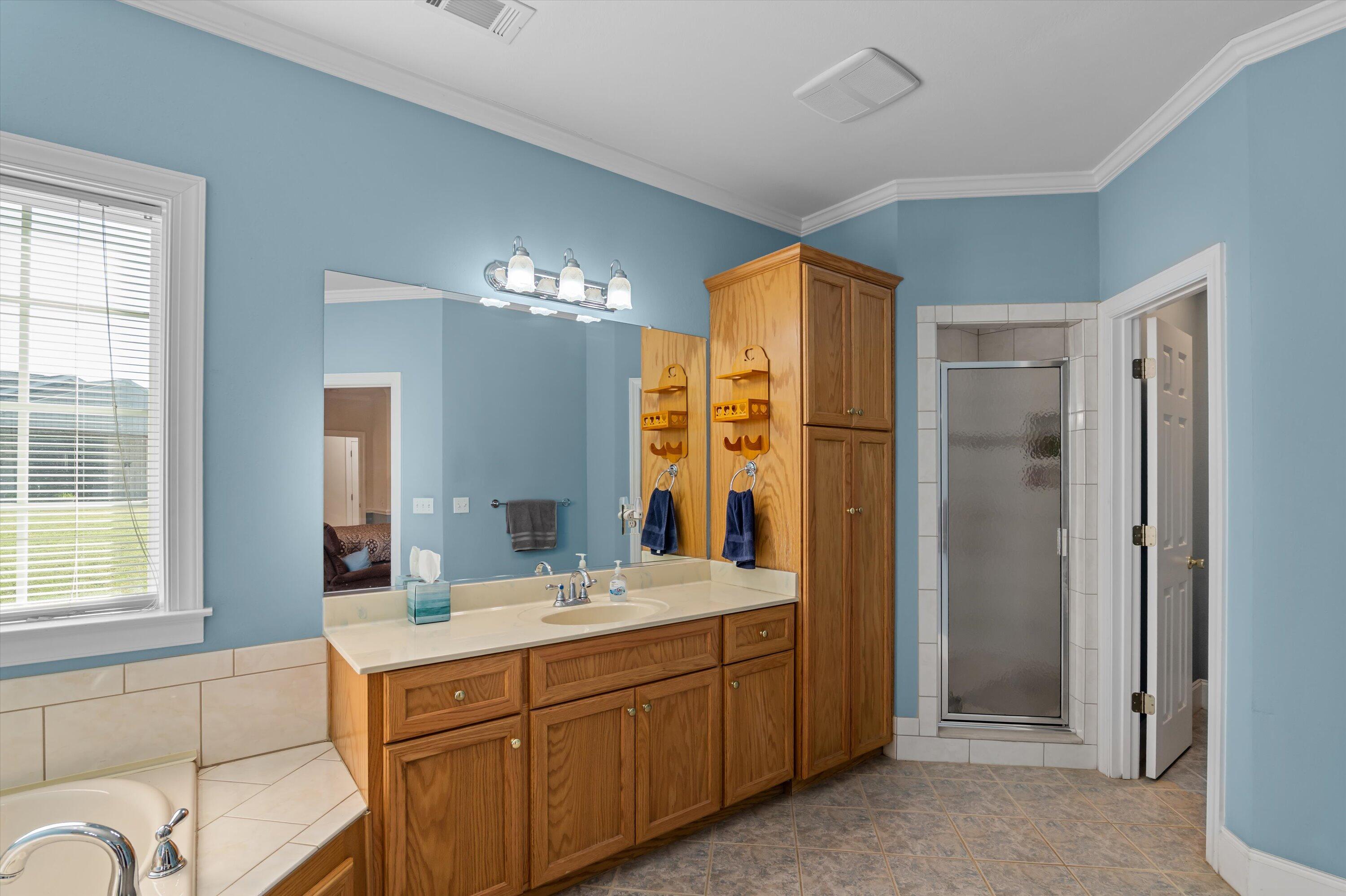 1960 WHITE ROCK Road