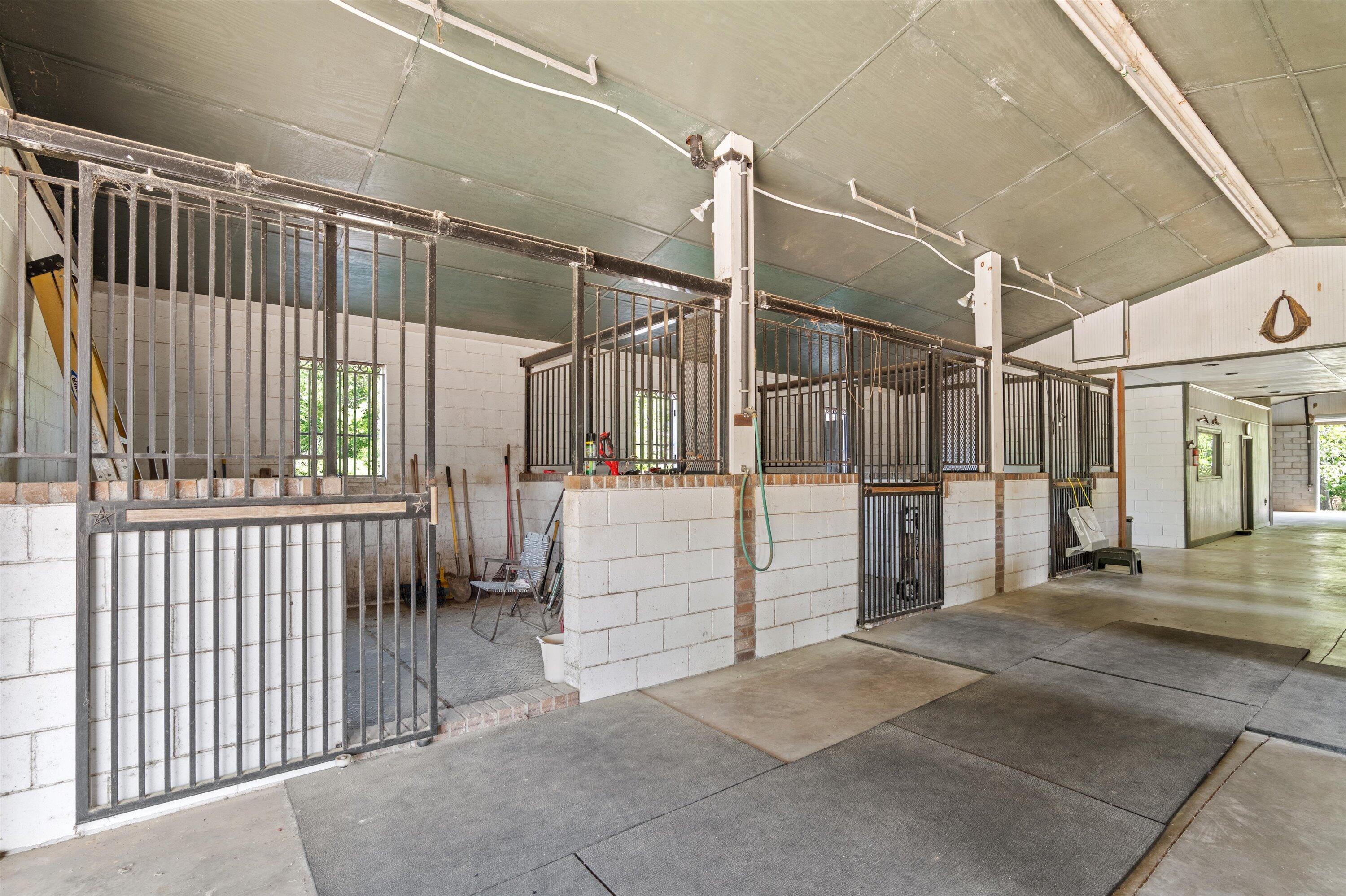 1960 WHITE ROCK Road