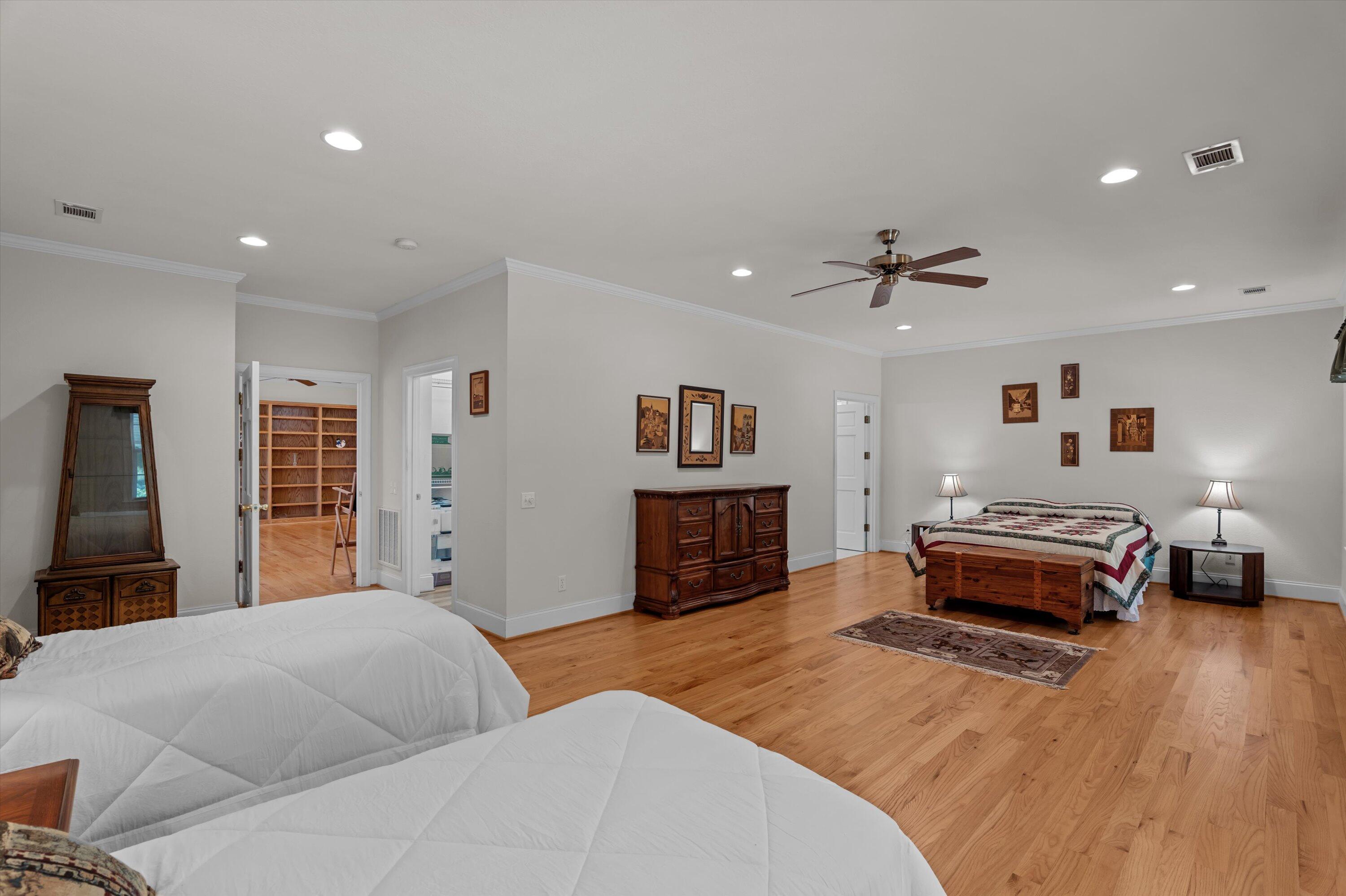 1960 WHITE ROCK Road