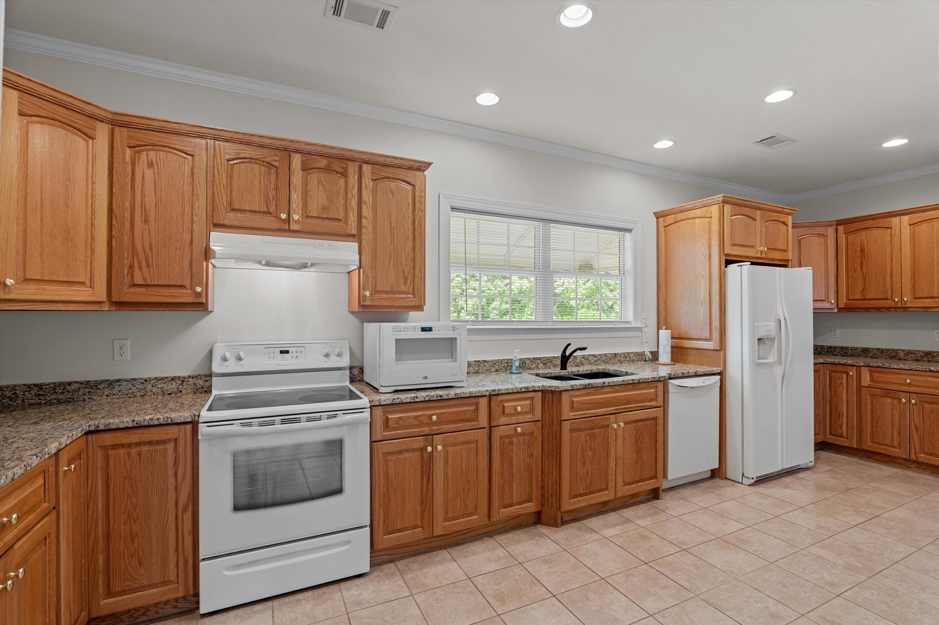 1960 WHITE ROCK Road