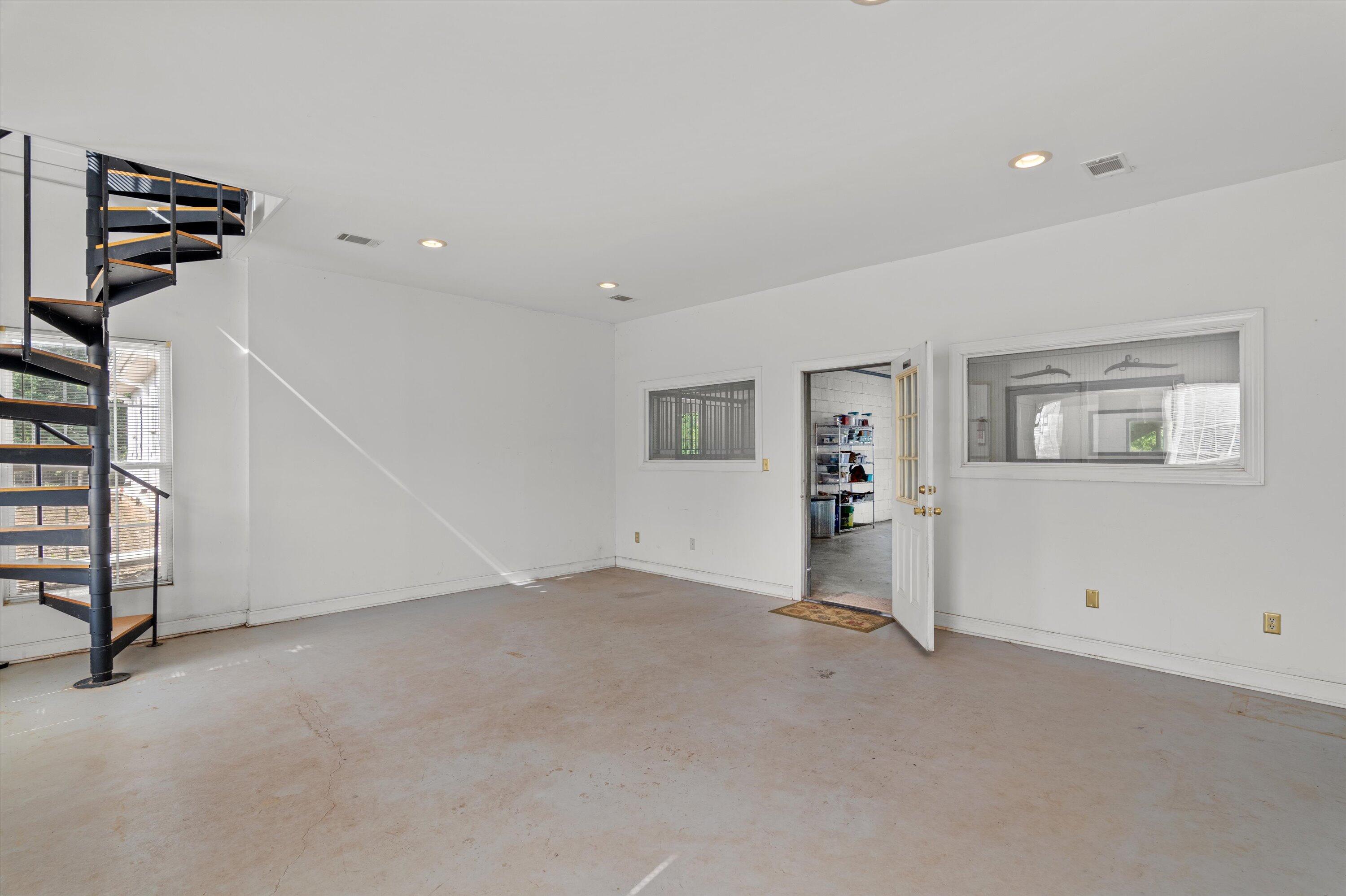 1960 WHITE ROCK Road