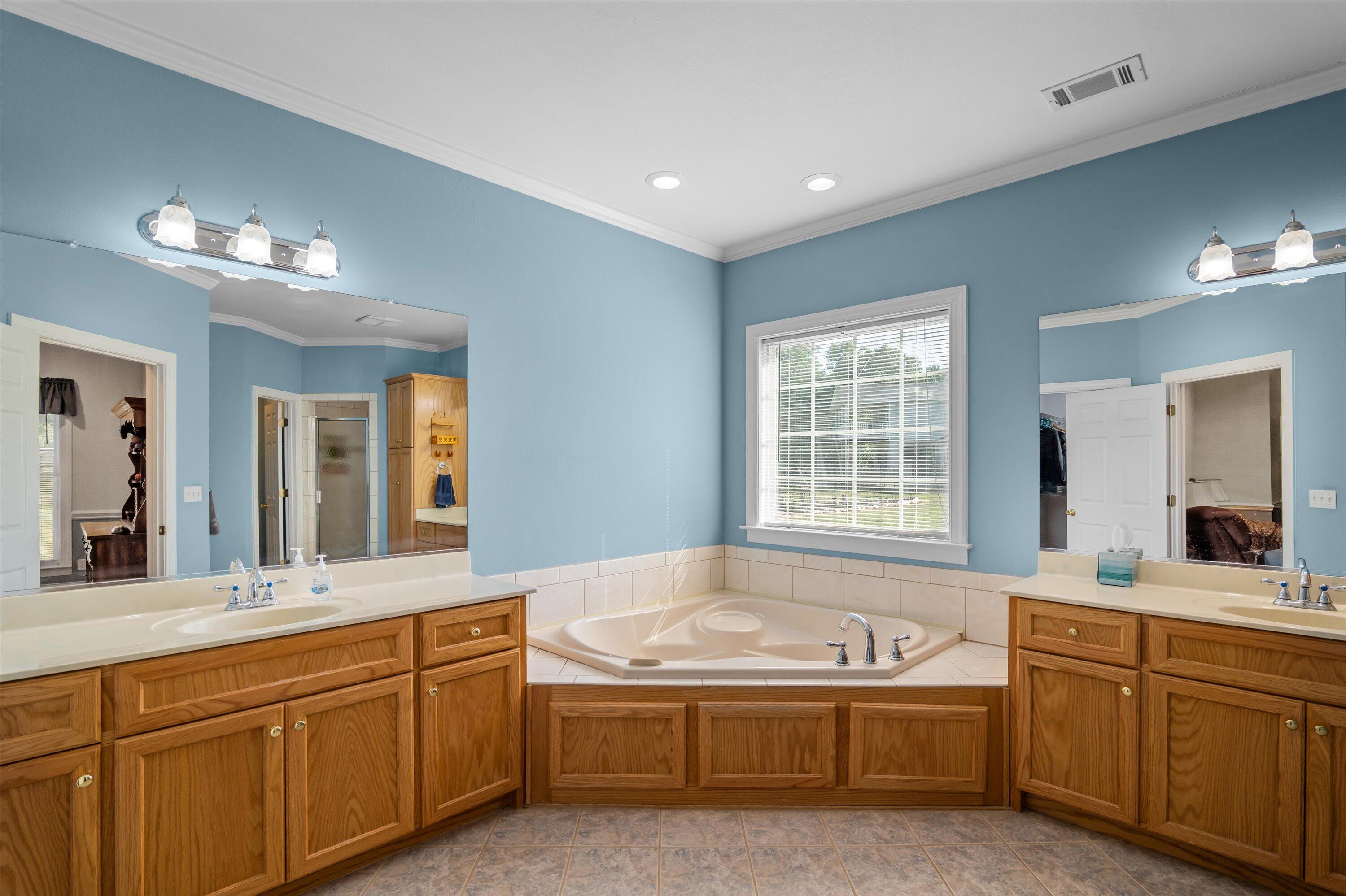 1960 WHITE ROCK Road