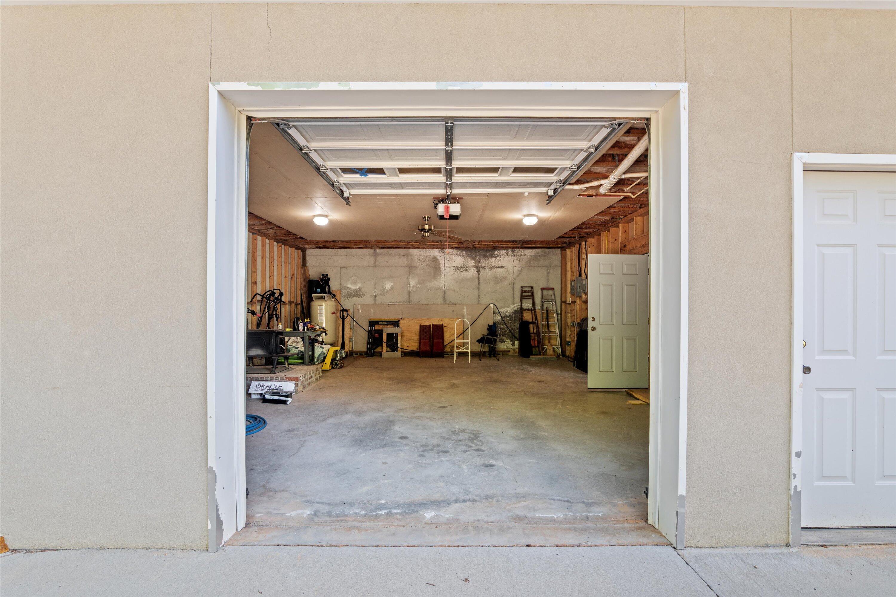 1960 WHITE ROCK Road