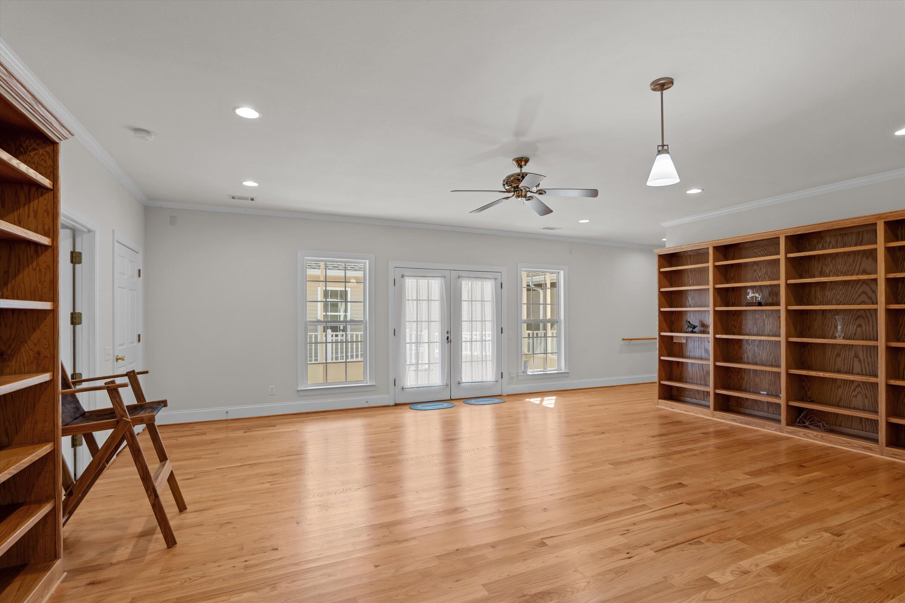 1960 WHITE ROCK Road