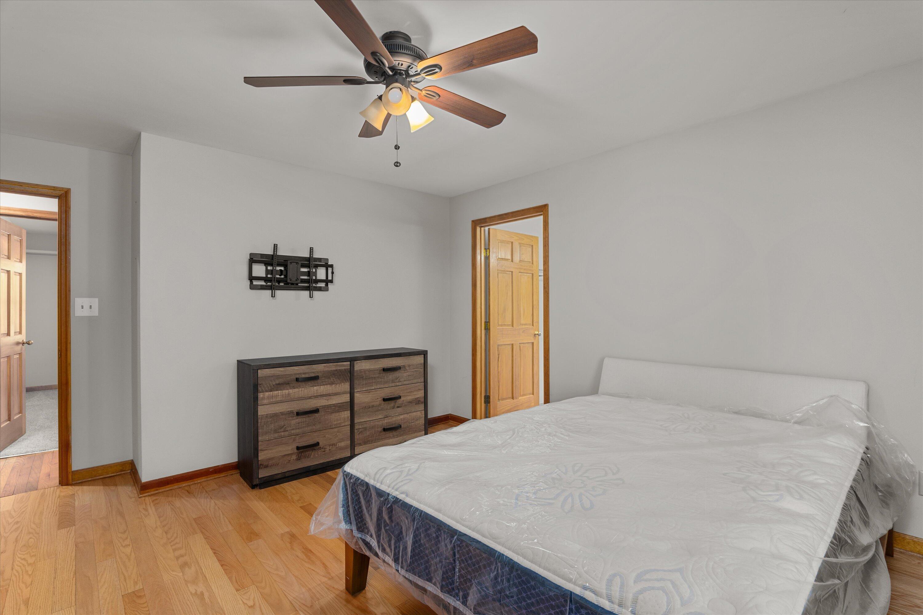 1840 LONERGAN HULME Road