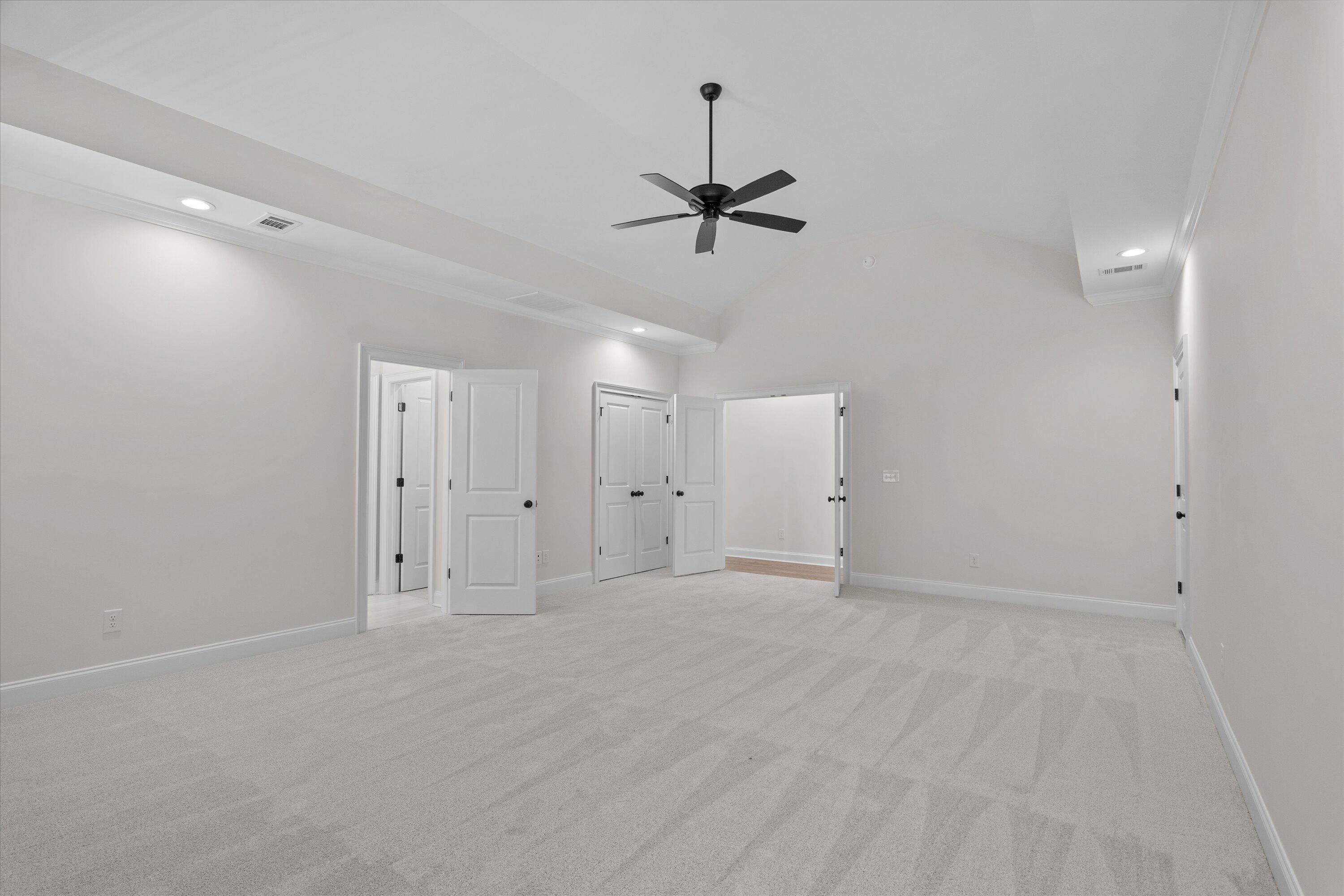 640 RIVER OAKS Lane