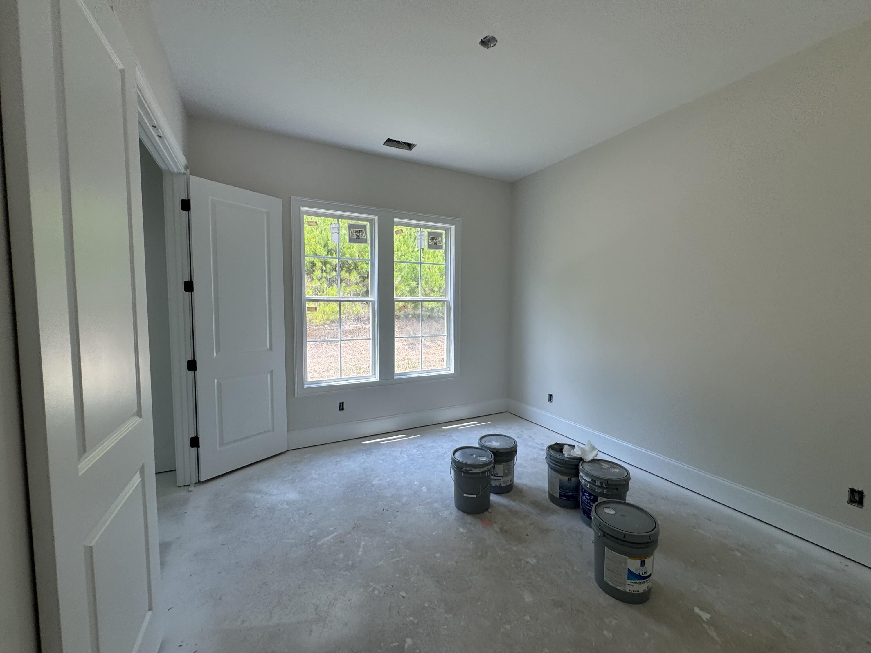 640 RIVER OAKS Lane