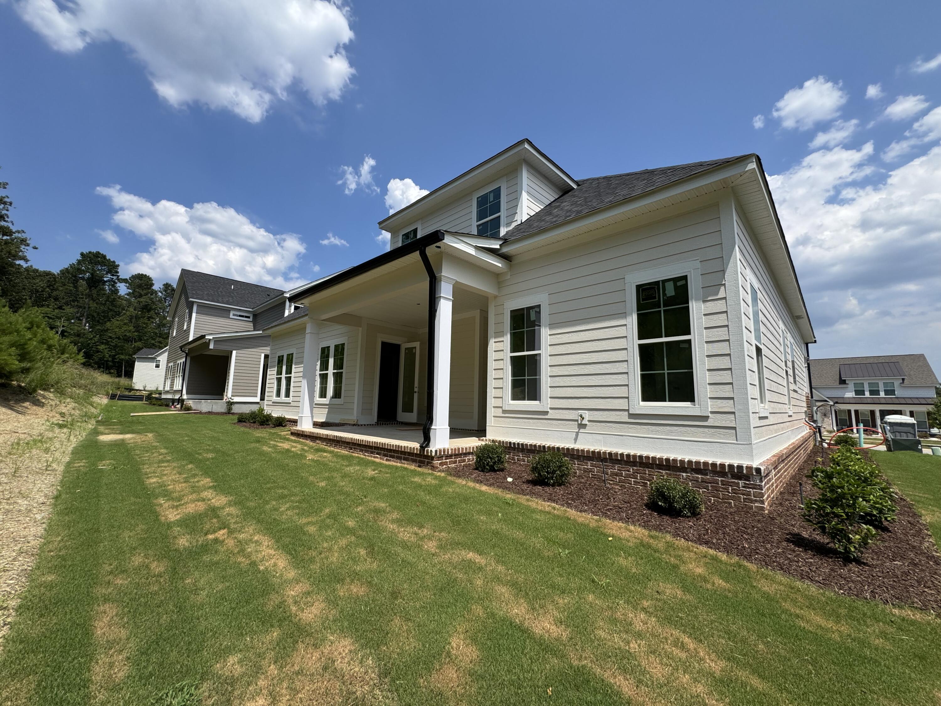 640 RIVER OAKS Lane