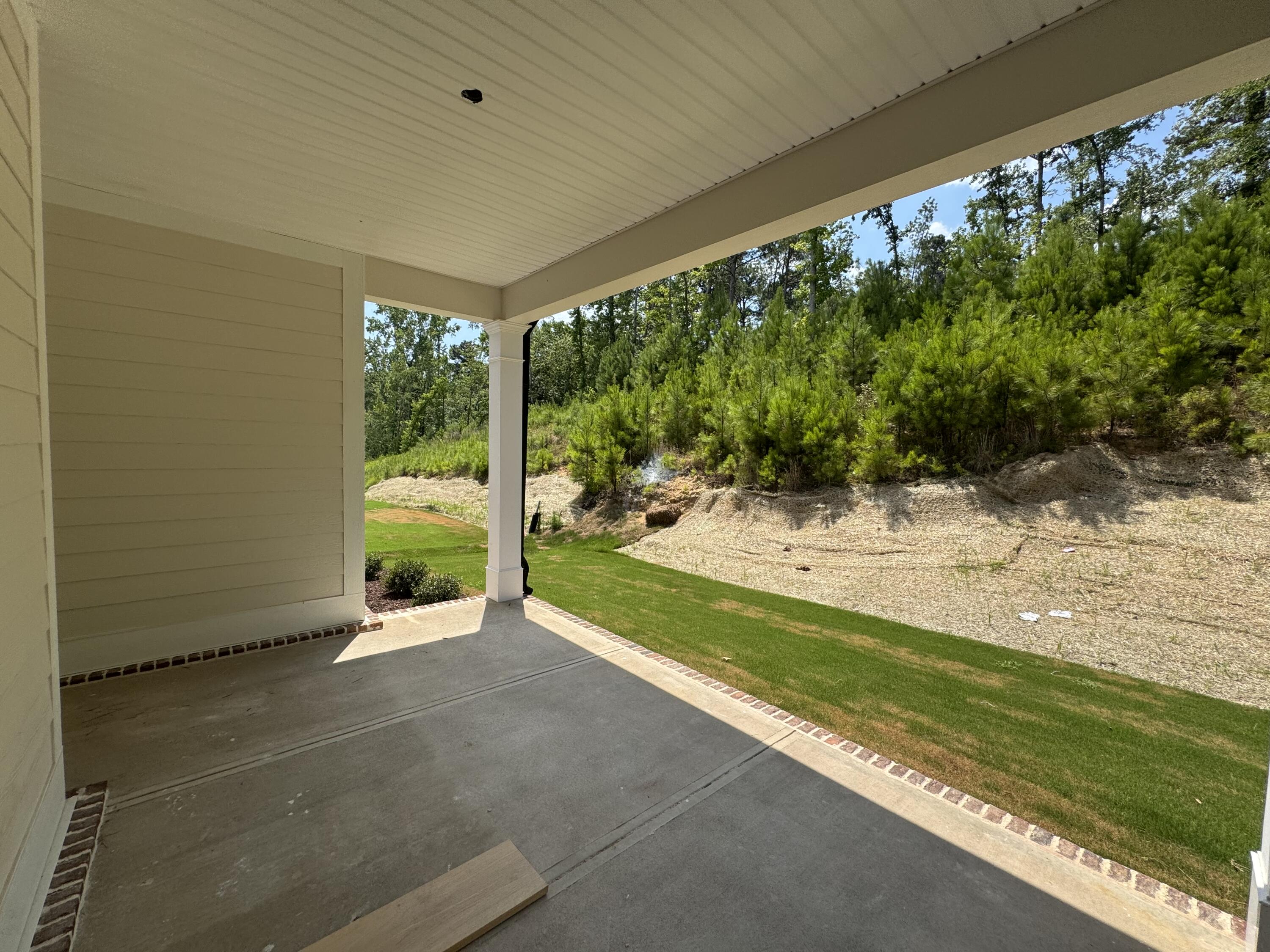640 RIVER OAKS Lane