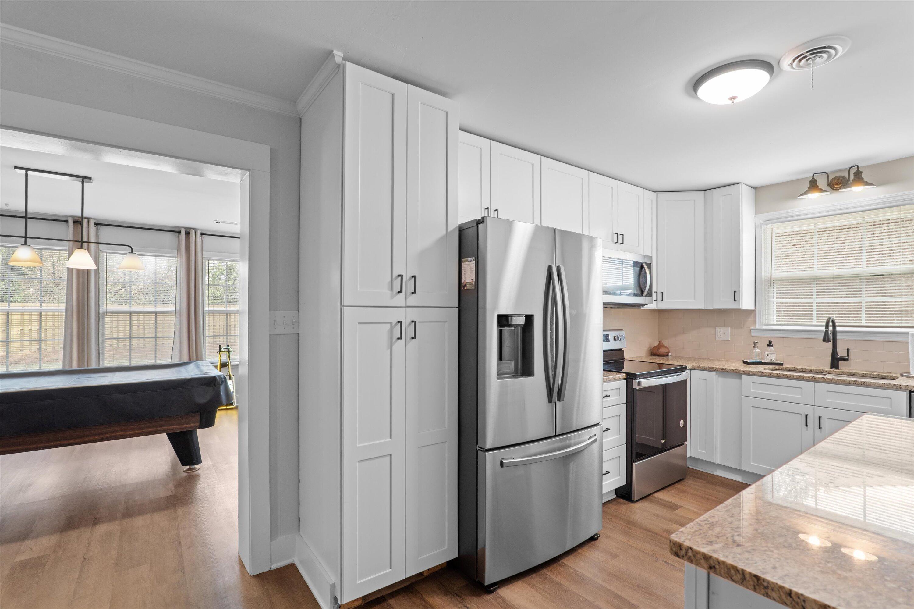 284 E WYNNGATE Drive