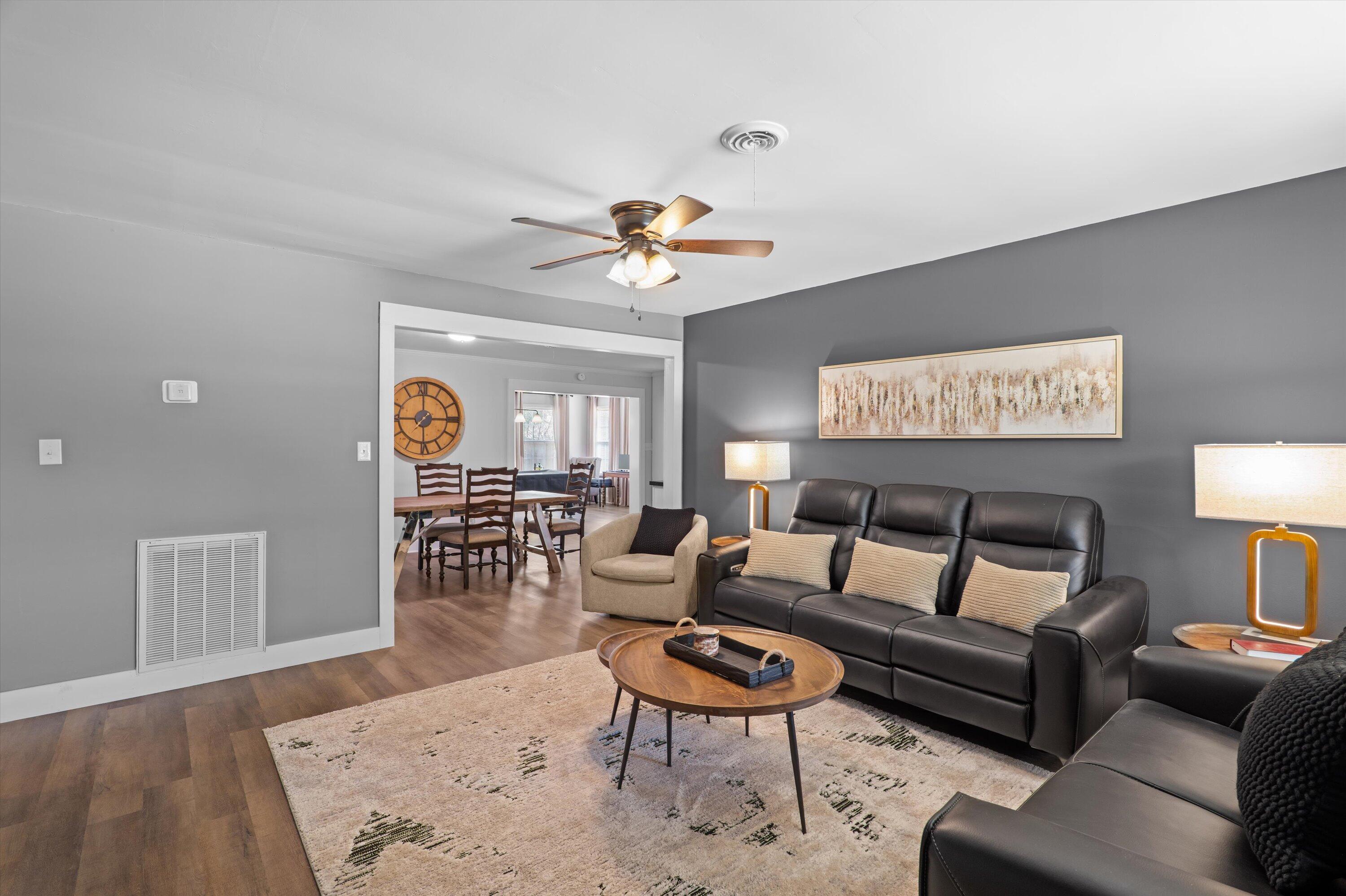 284 E WYNNGATE Drive