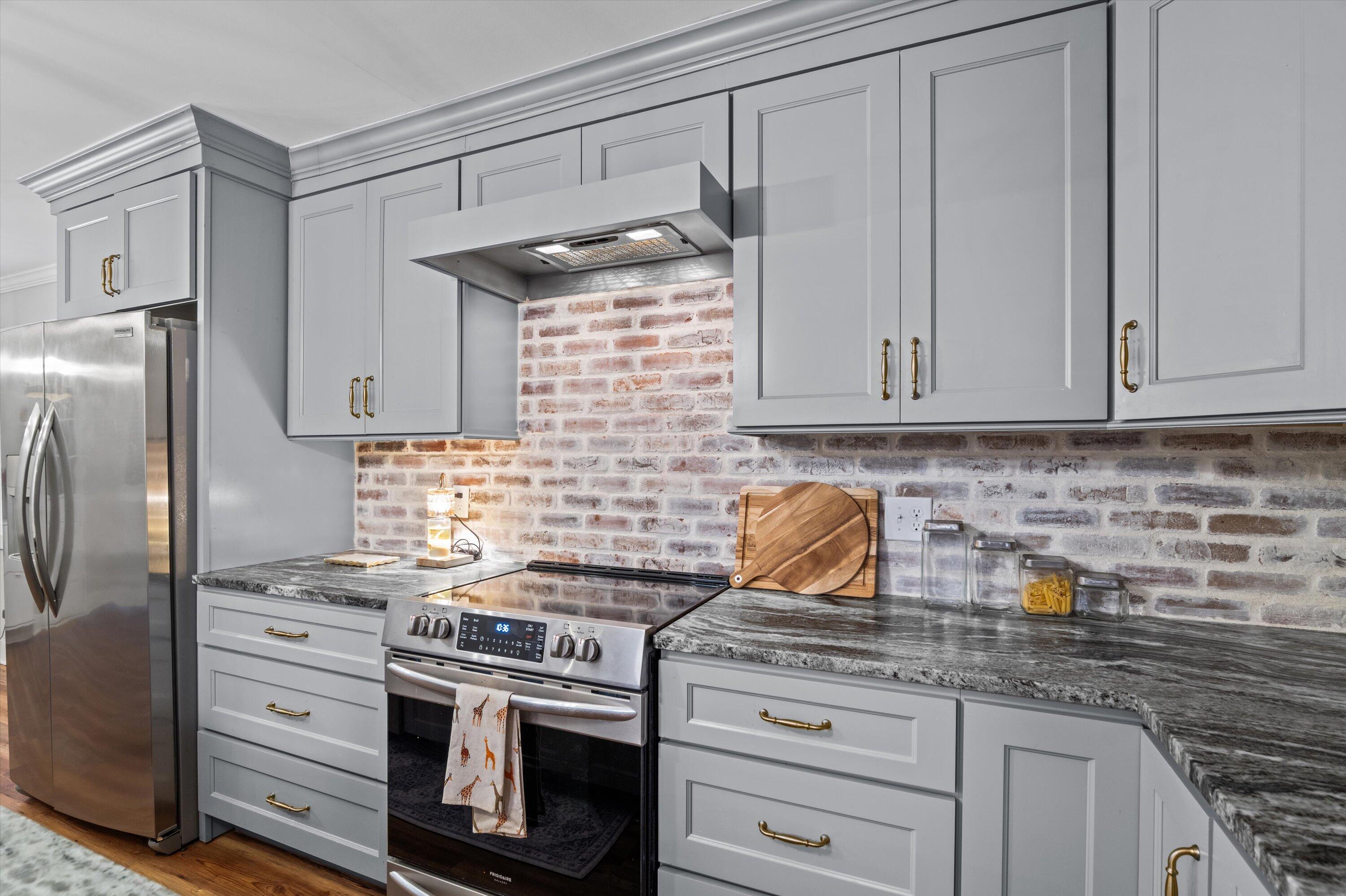 3527 Gleneagles Drive