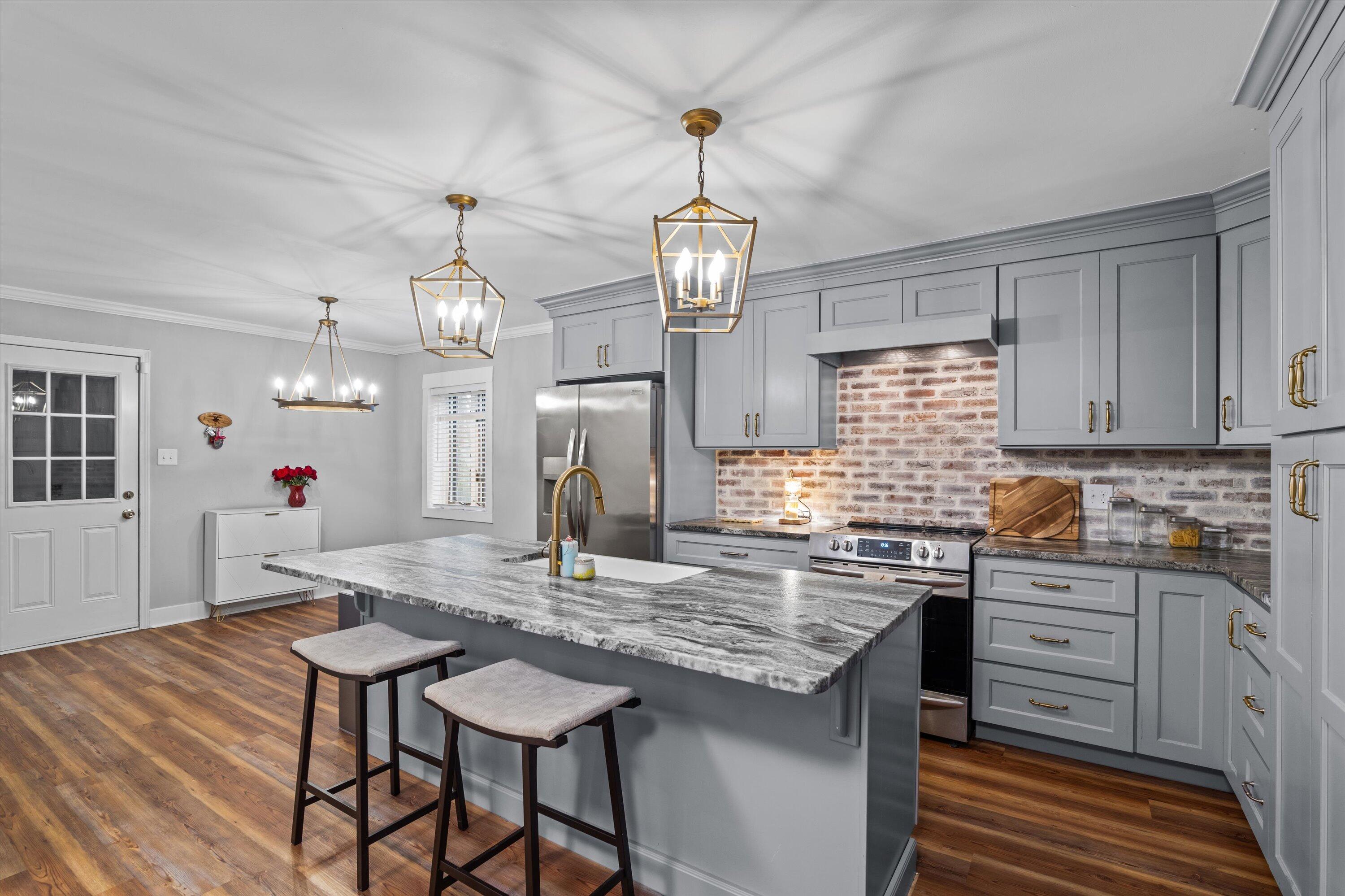 3527 Gleneagles Drive