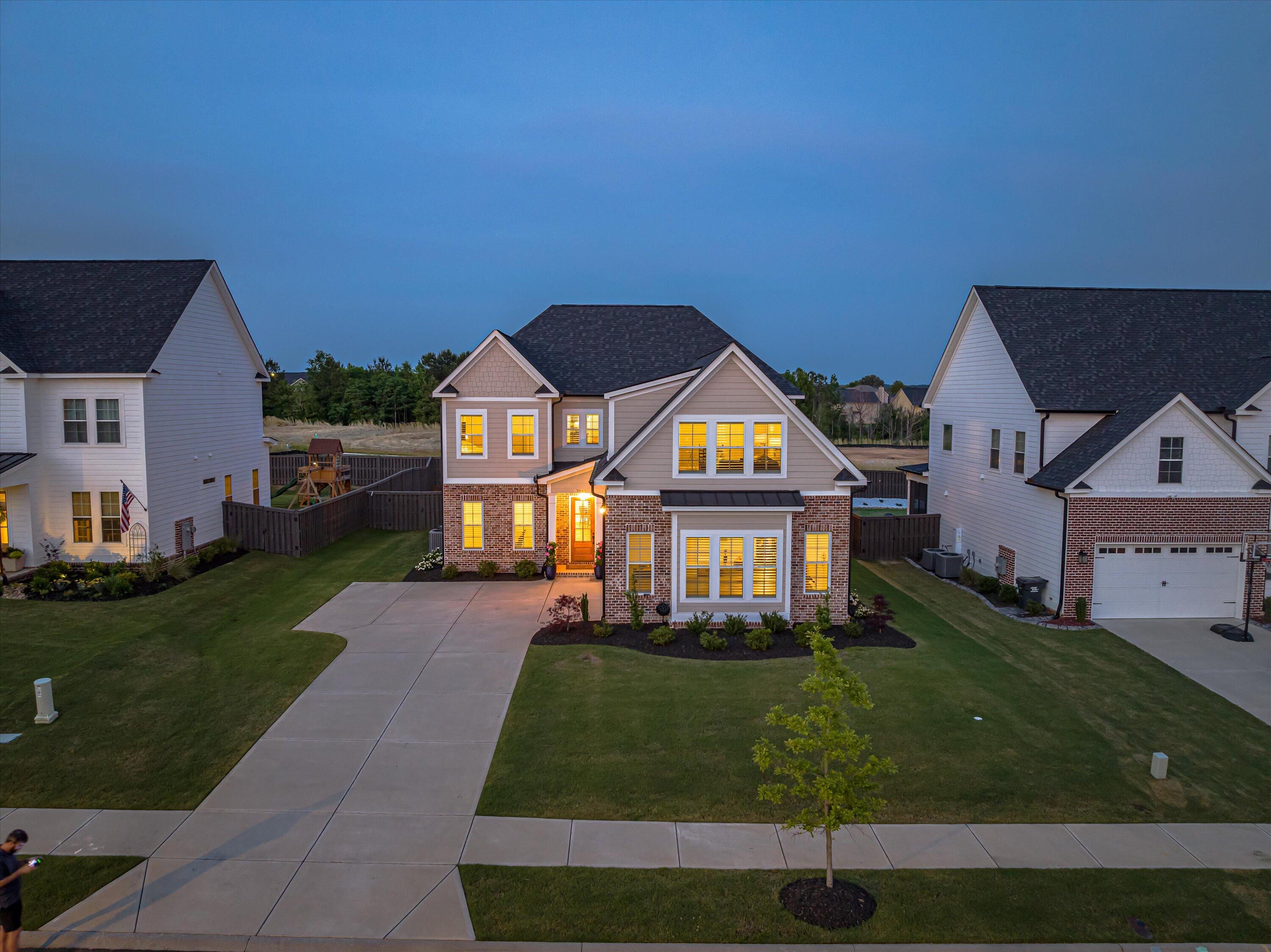 3045 Rosewood Drive