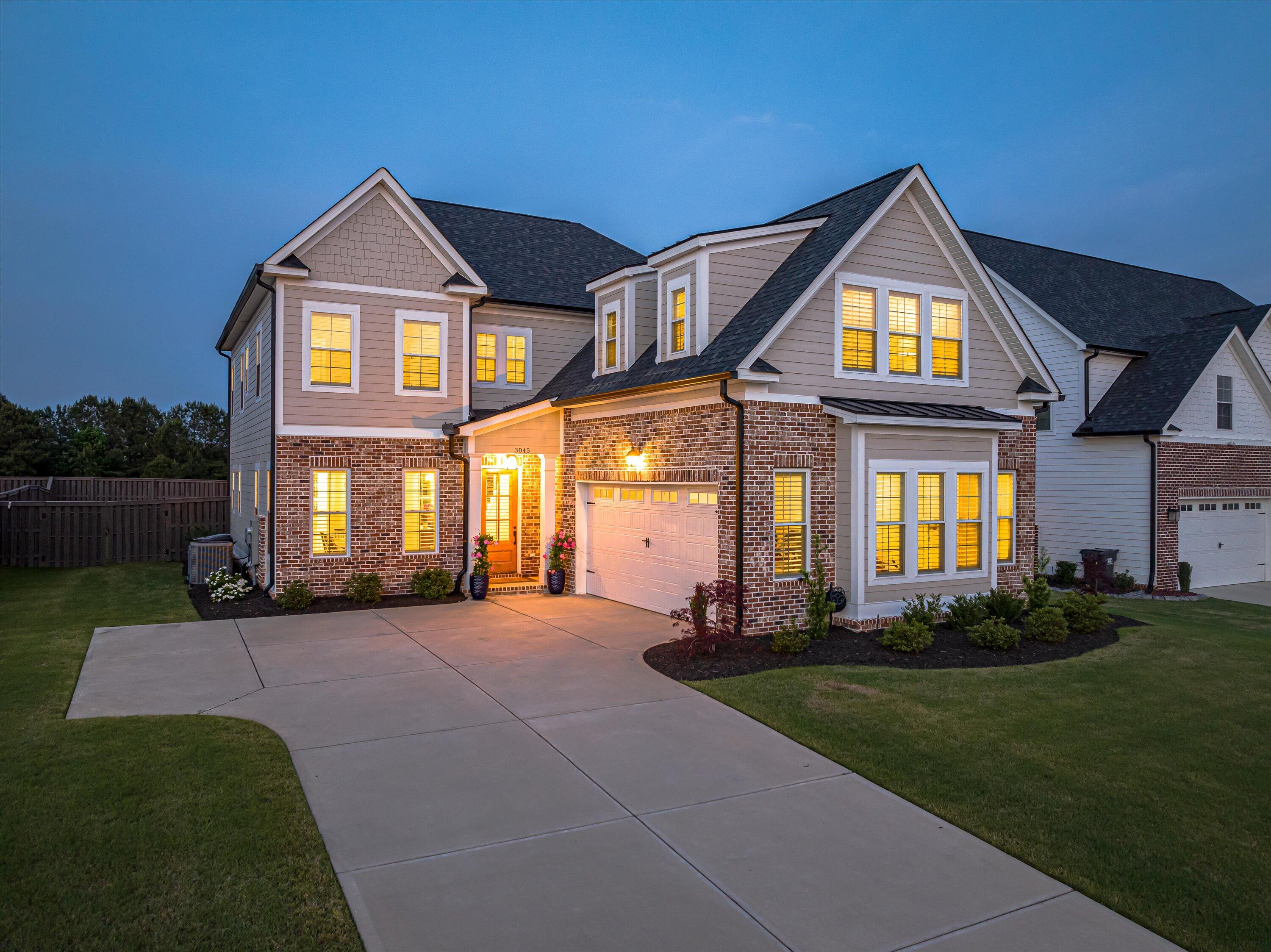 3045 Rosewood Drive