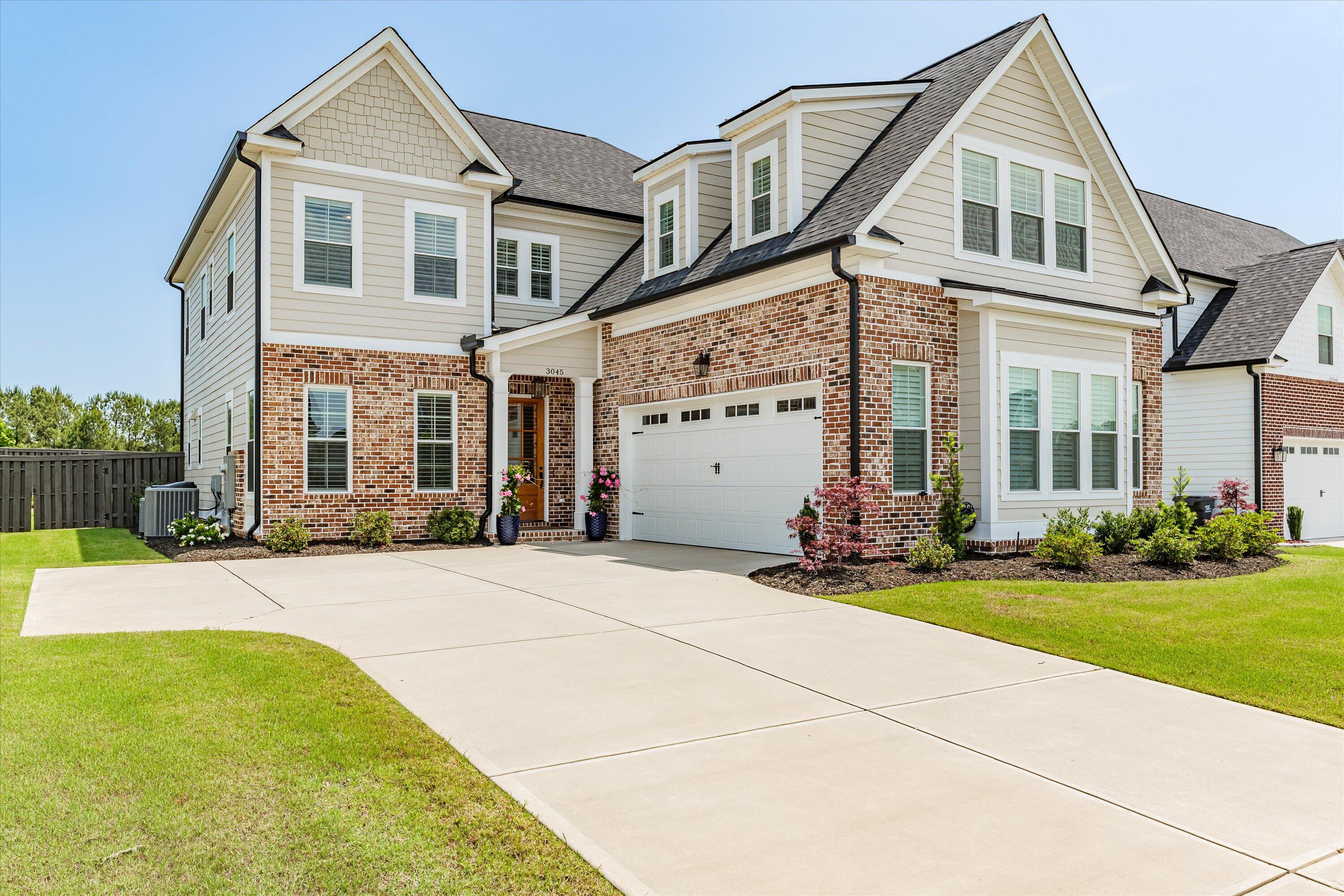 3045 Rosewood Drive