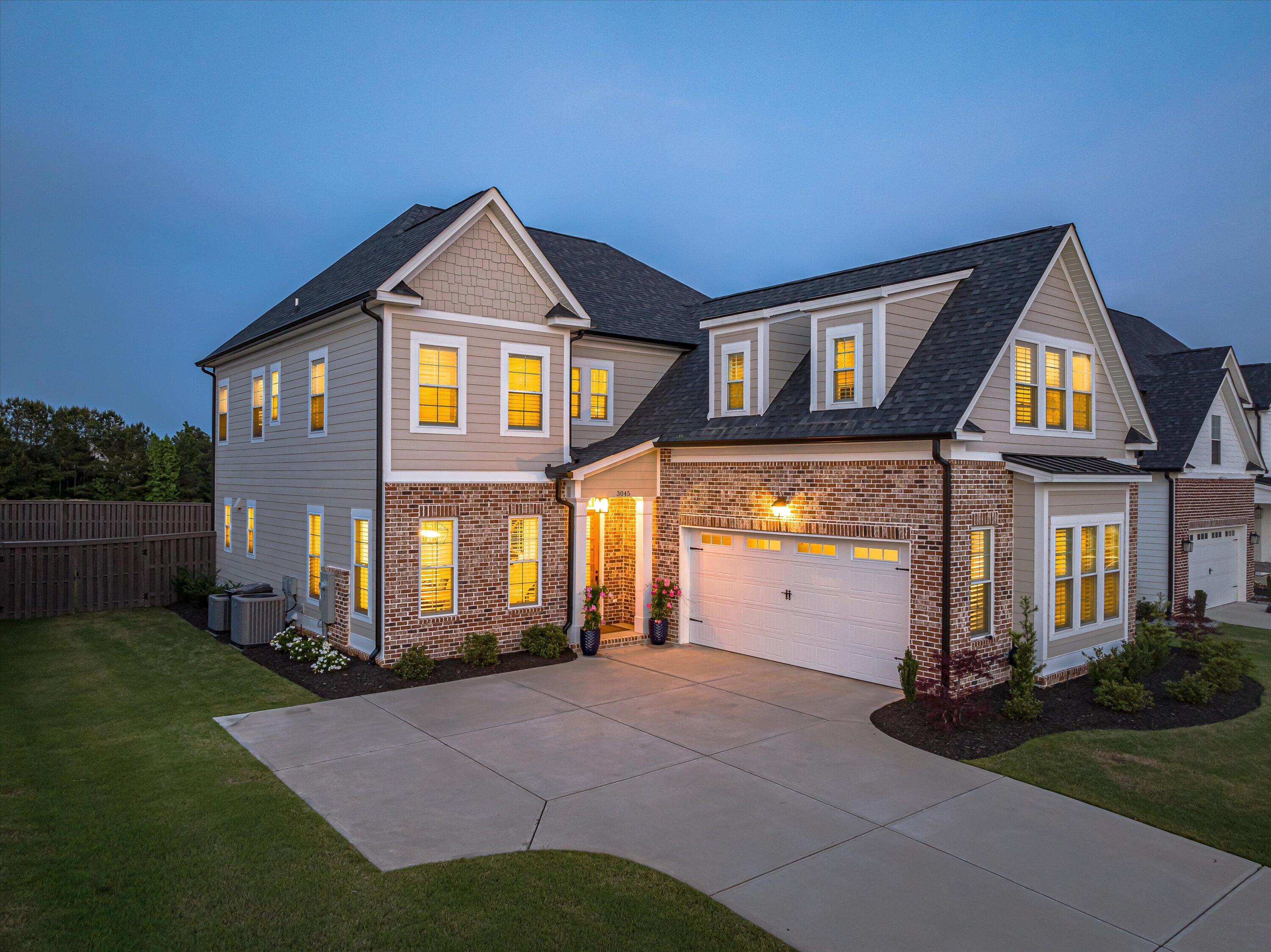 3045 Rosewood Drive