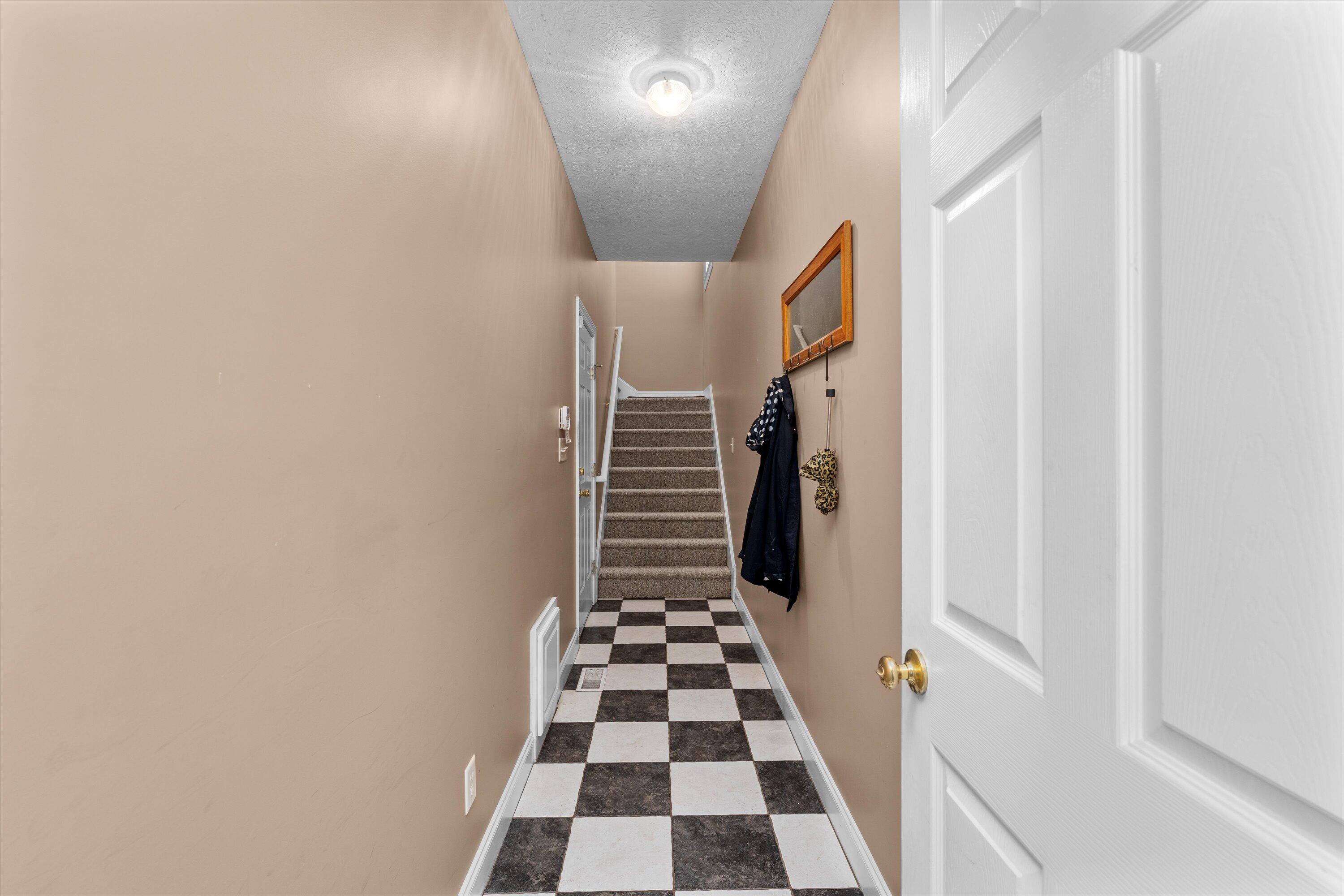 939 Mitchell Lane