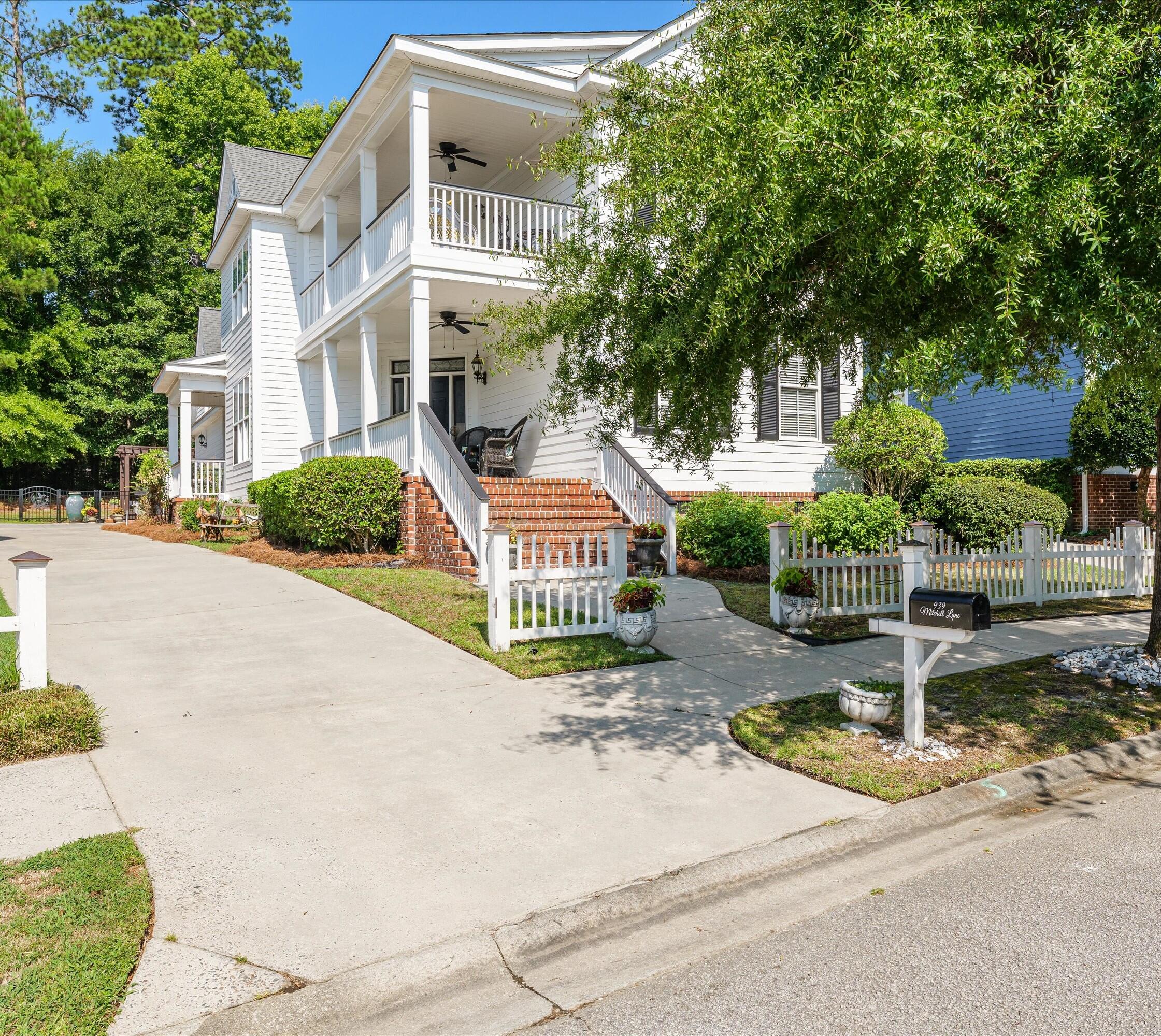 939 Mitchell Lane