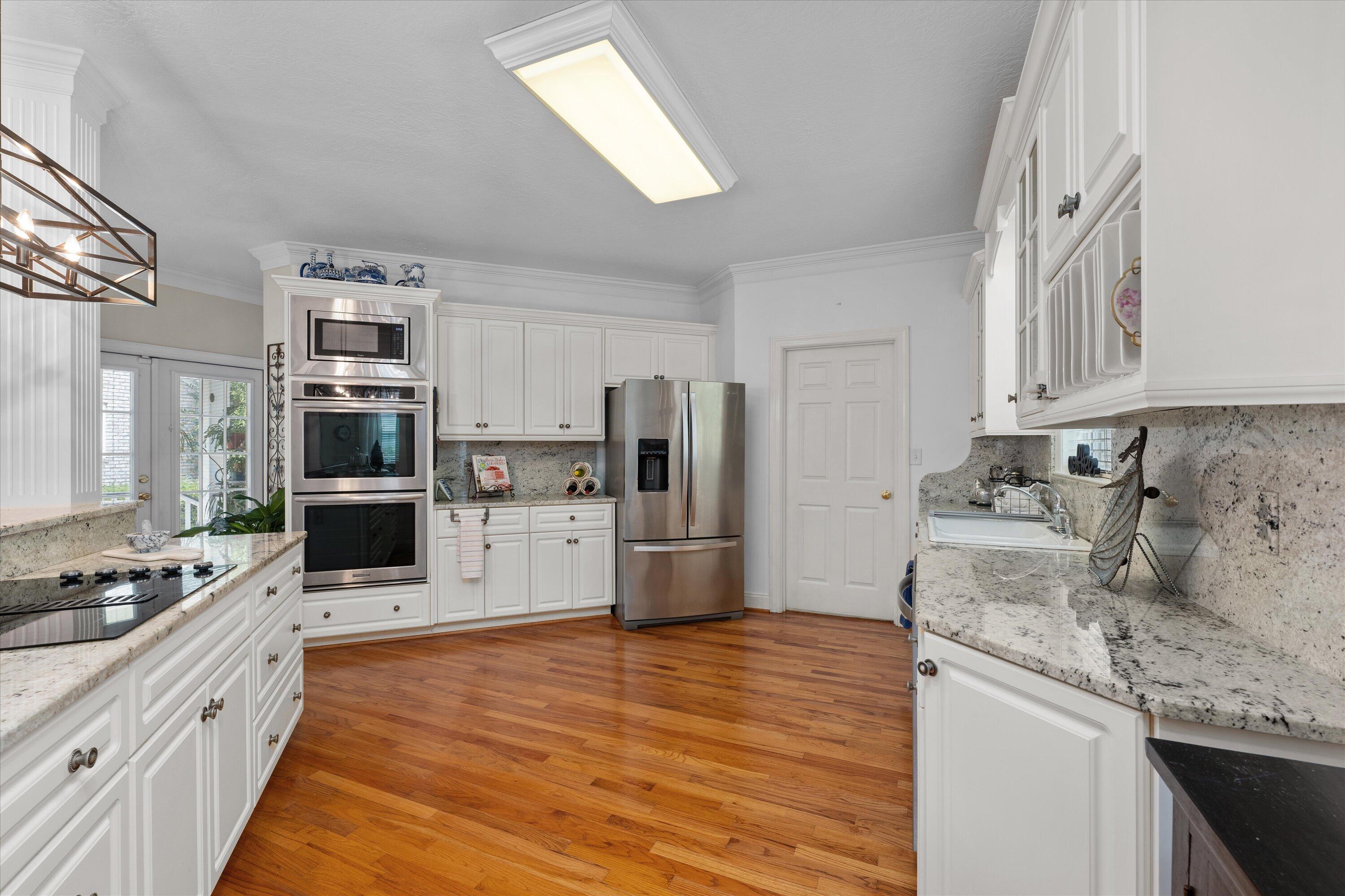 939 Mitchell Lane