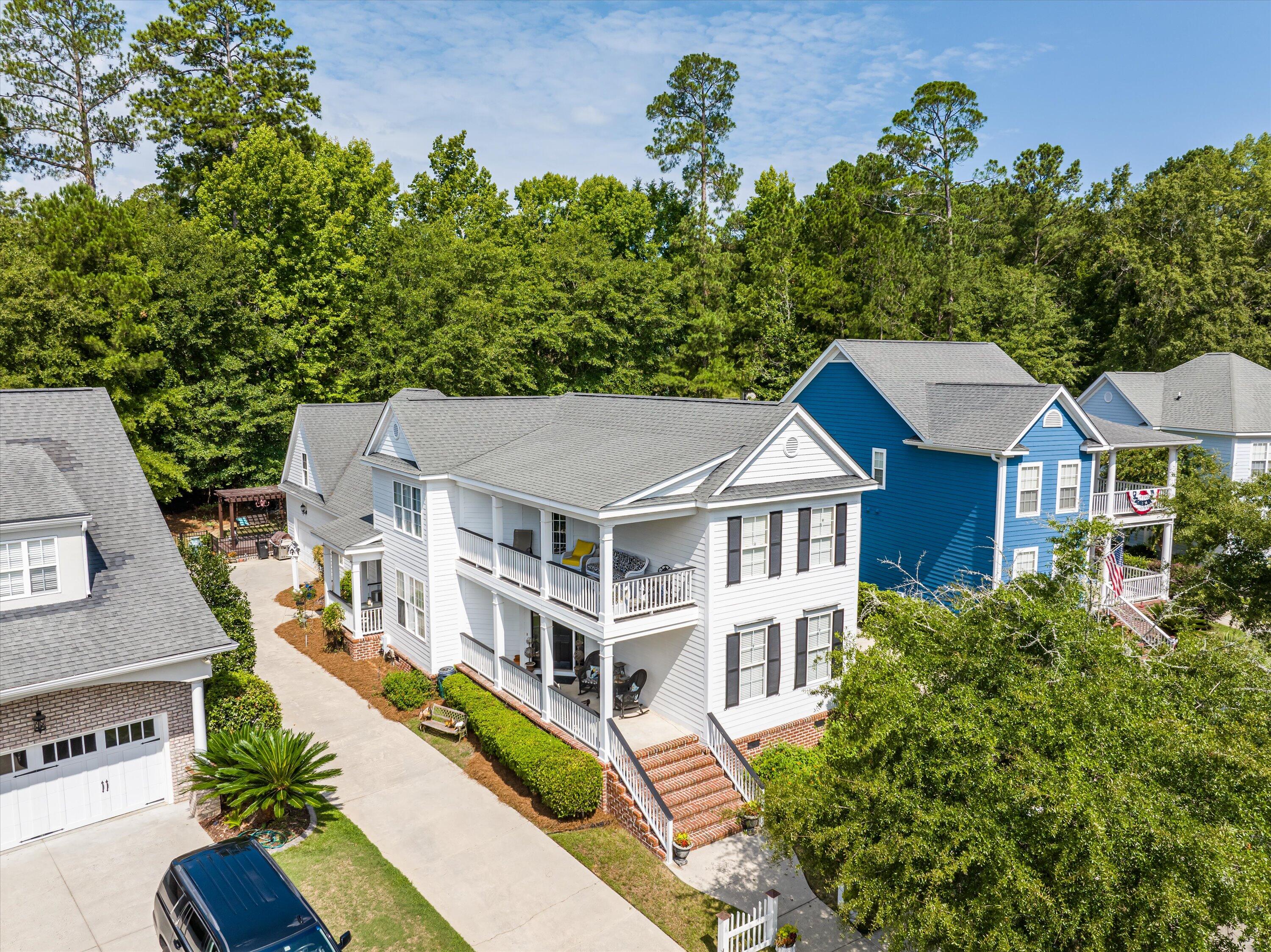 939 Mitchell Lane