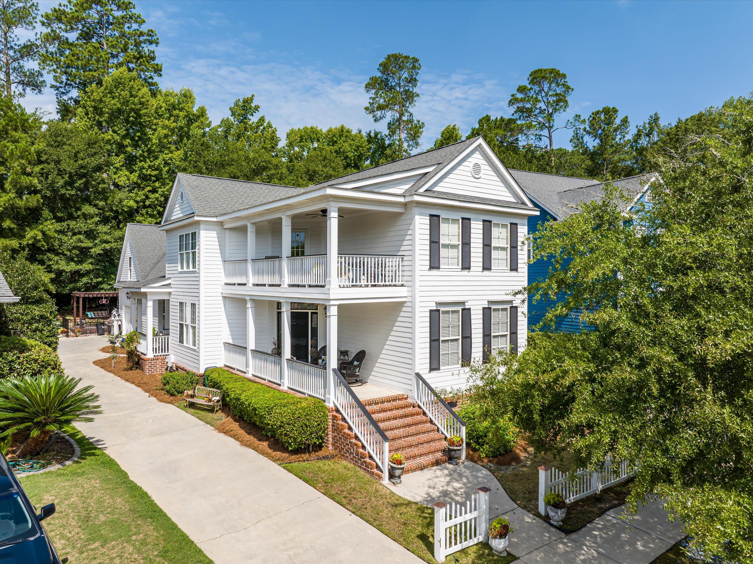 939 Mitchell Lane