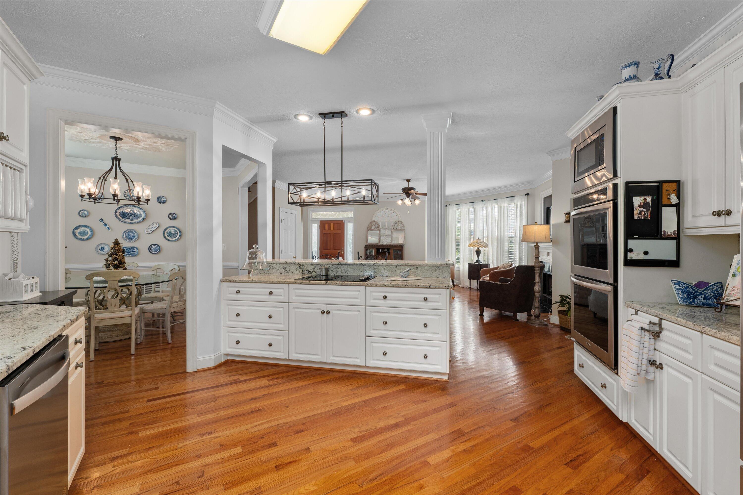 939 Mitchell Lane