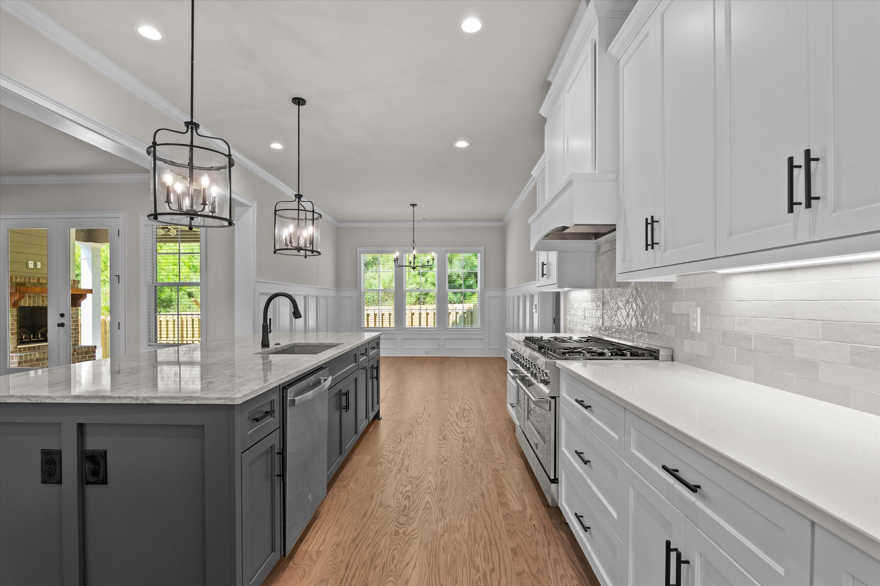 642 River Oaks Lane