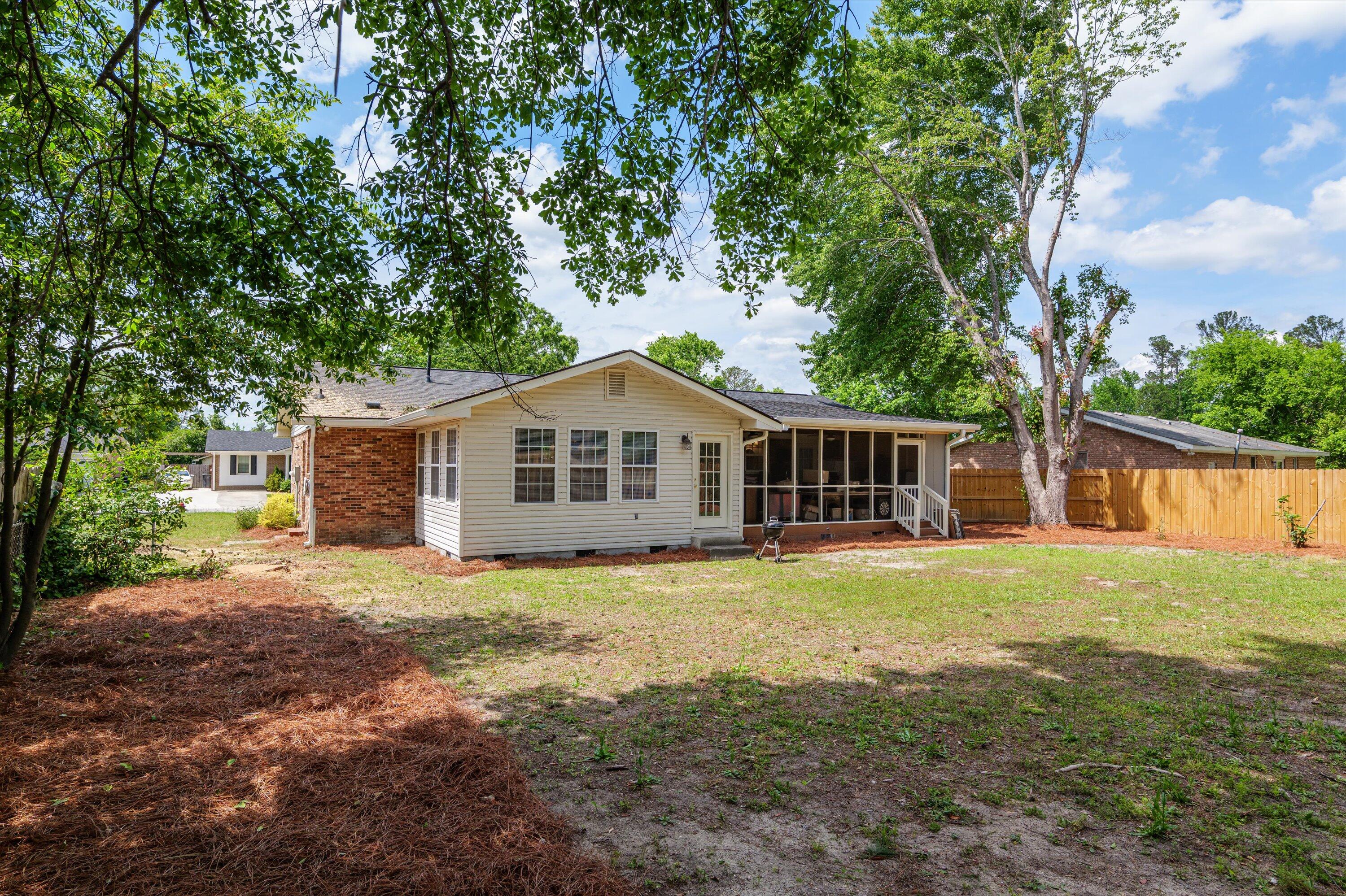 284 E Wynngate Drive