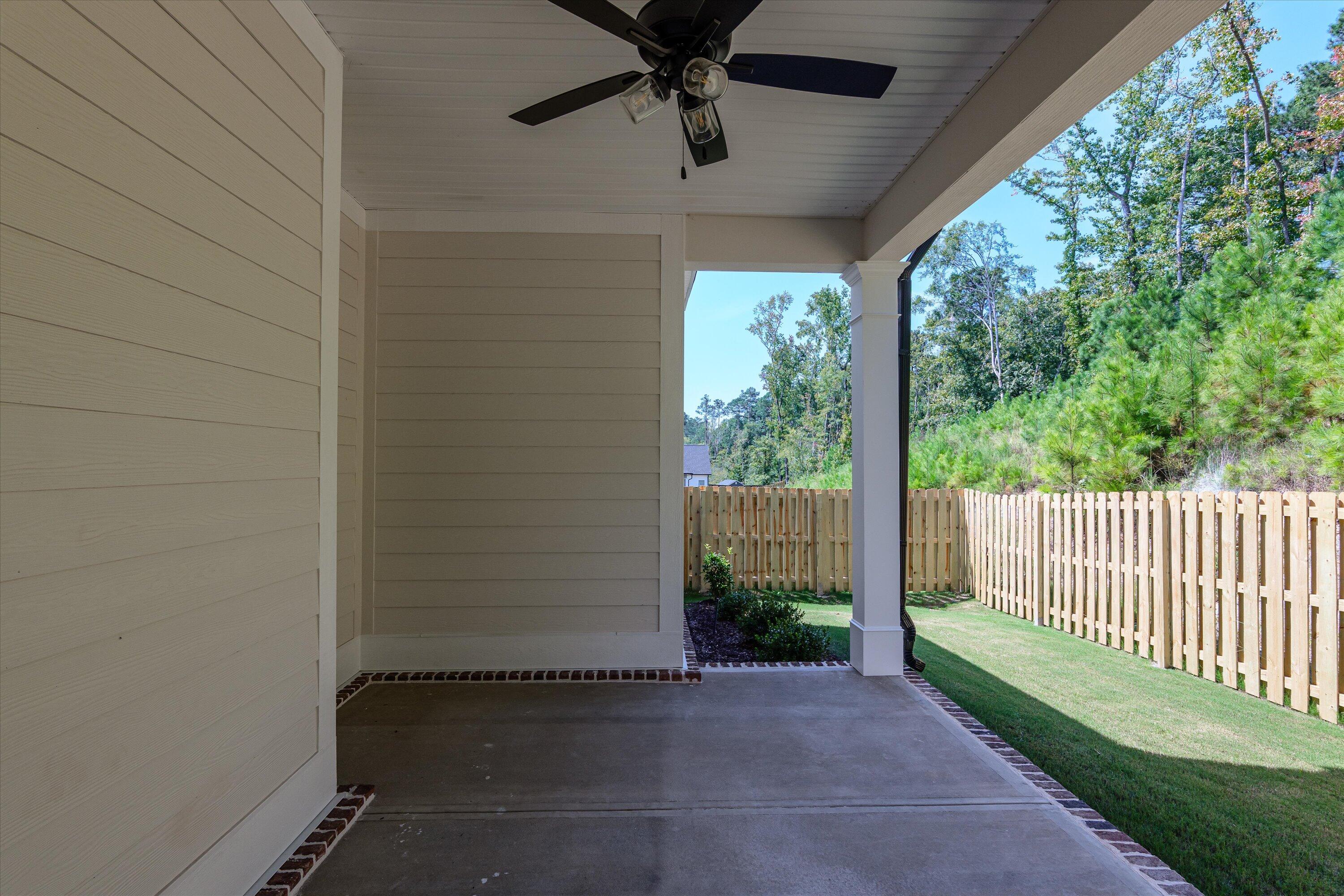 640 River Oaks Lane