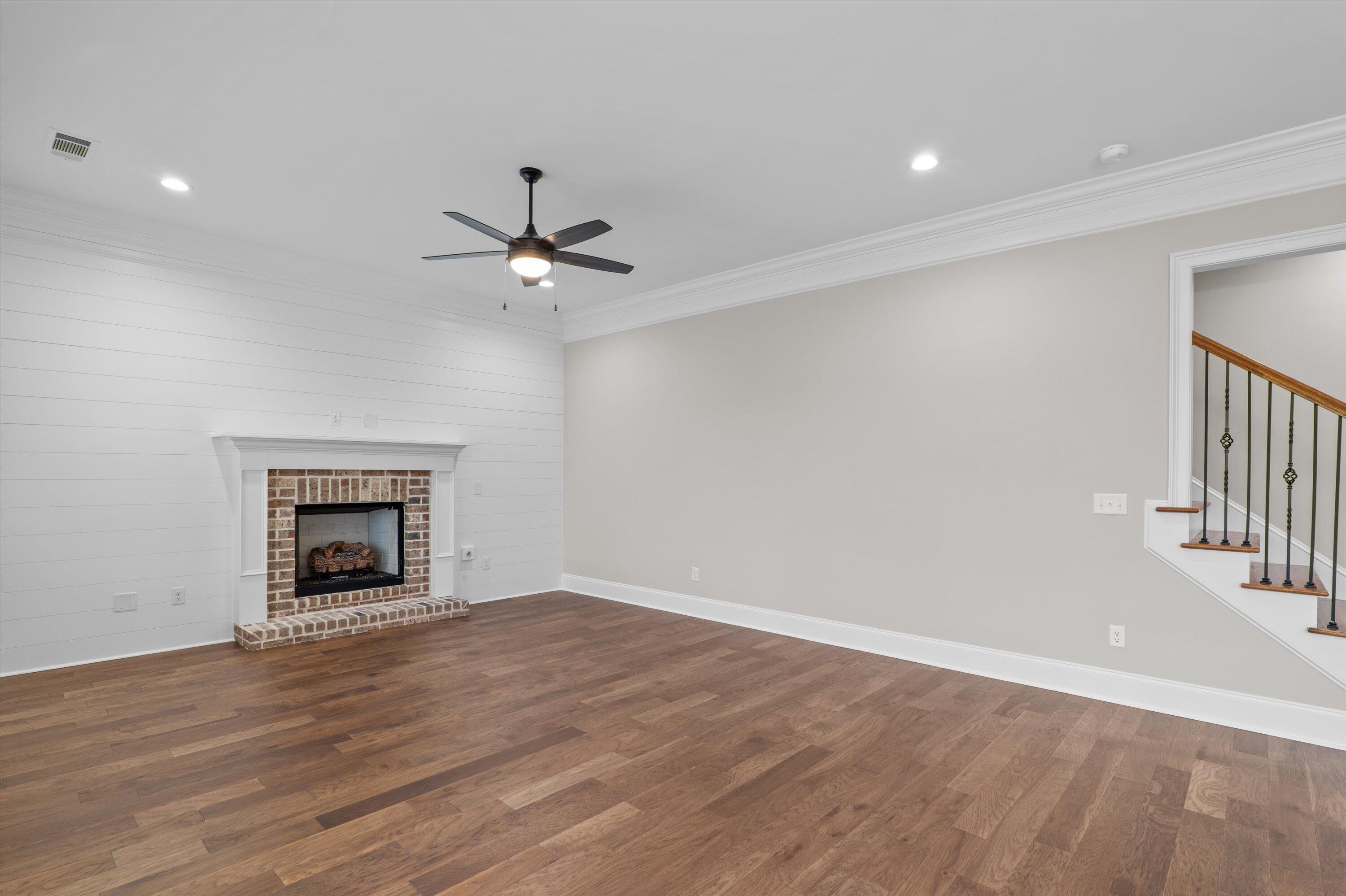616 River Oaks Lane