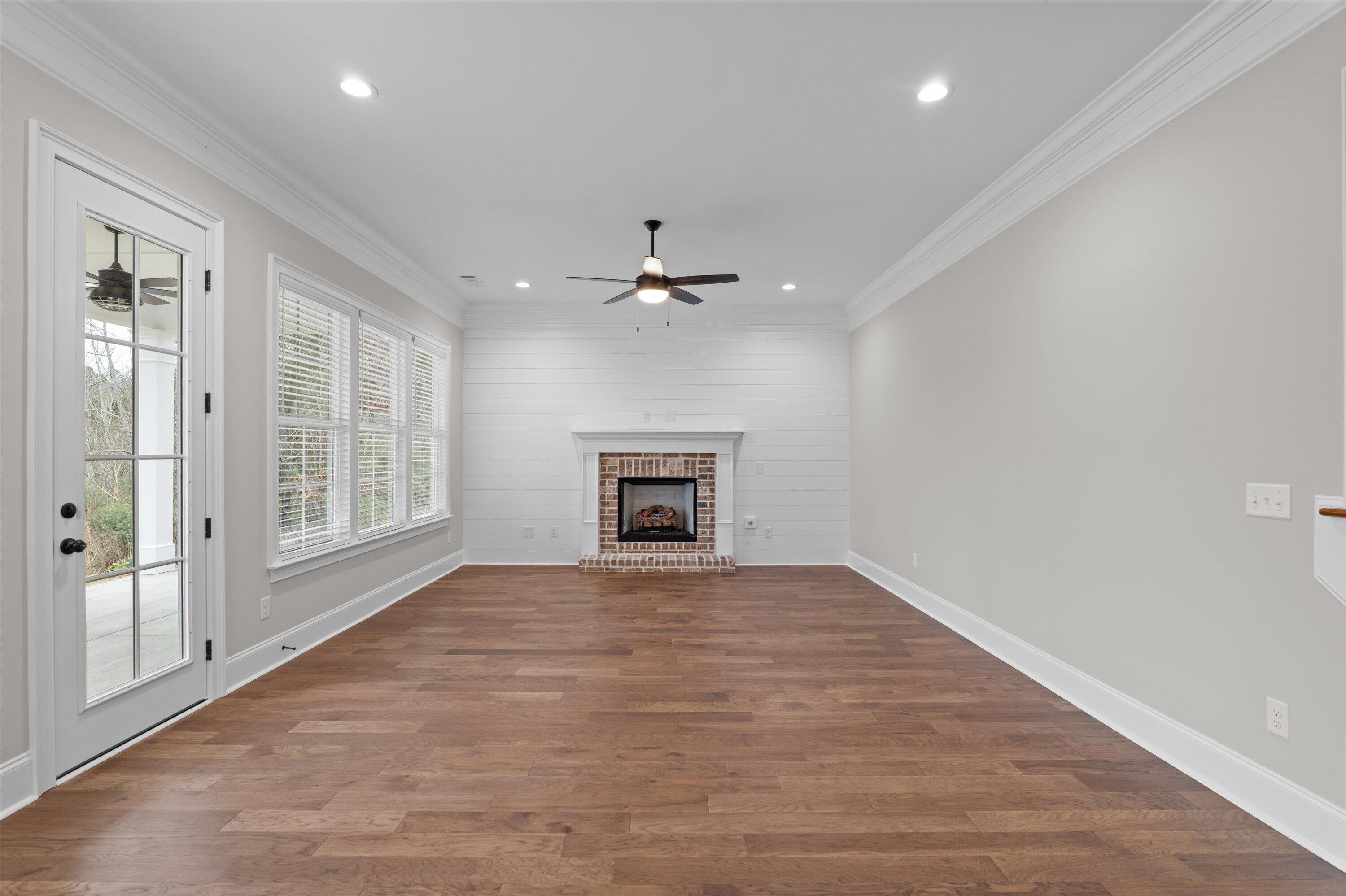 616 River Oaks Lane