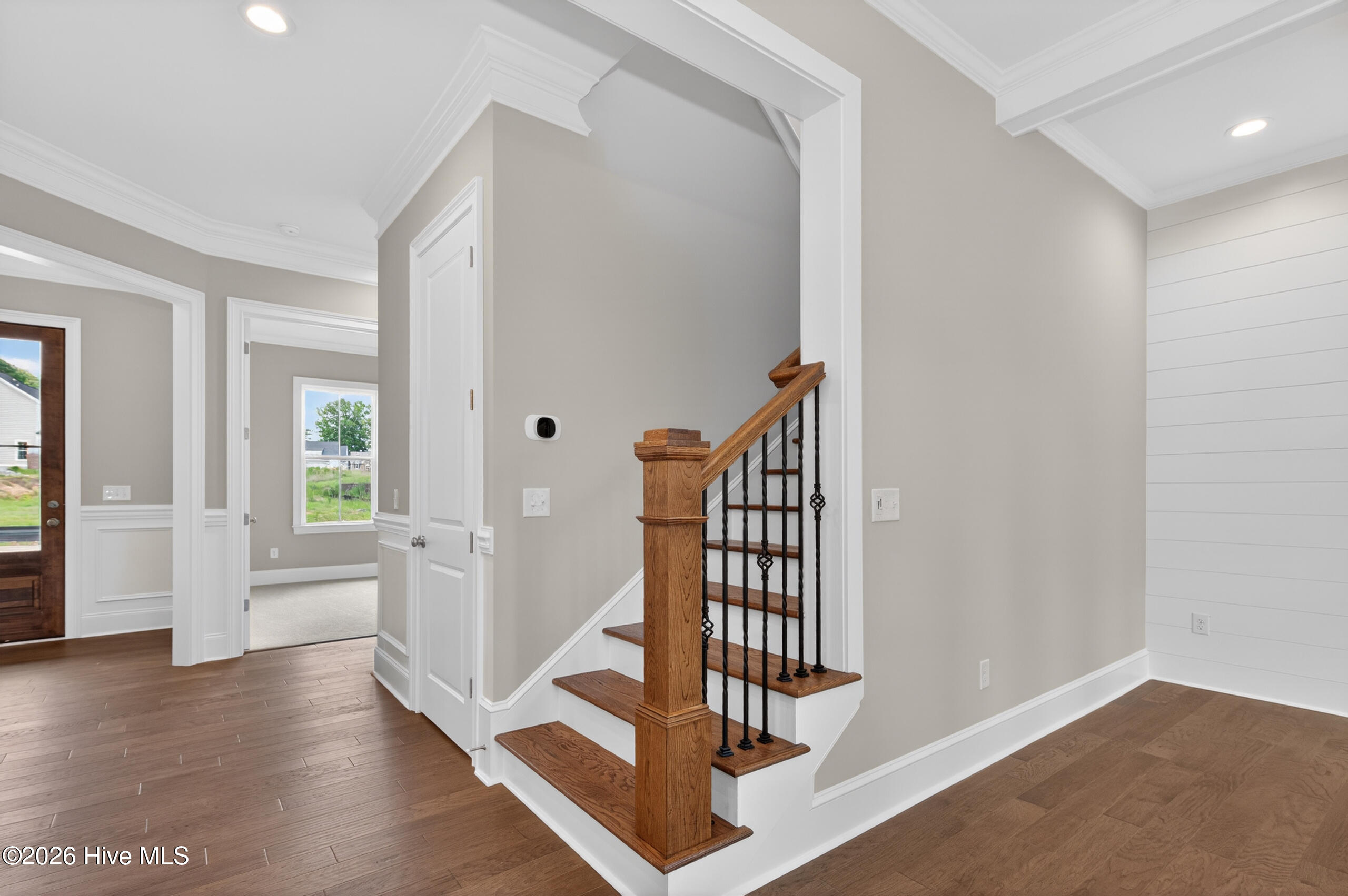 618 River Oaks Lane