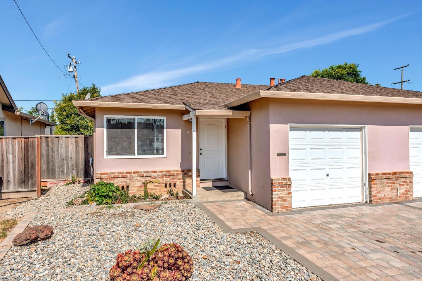 965 + 967 Zarick DR