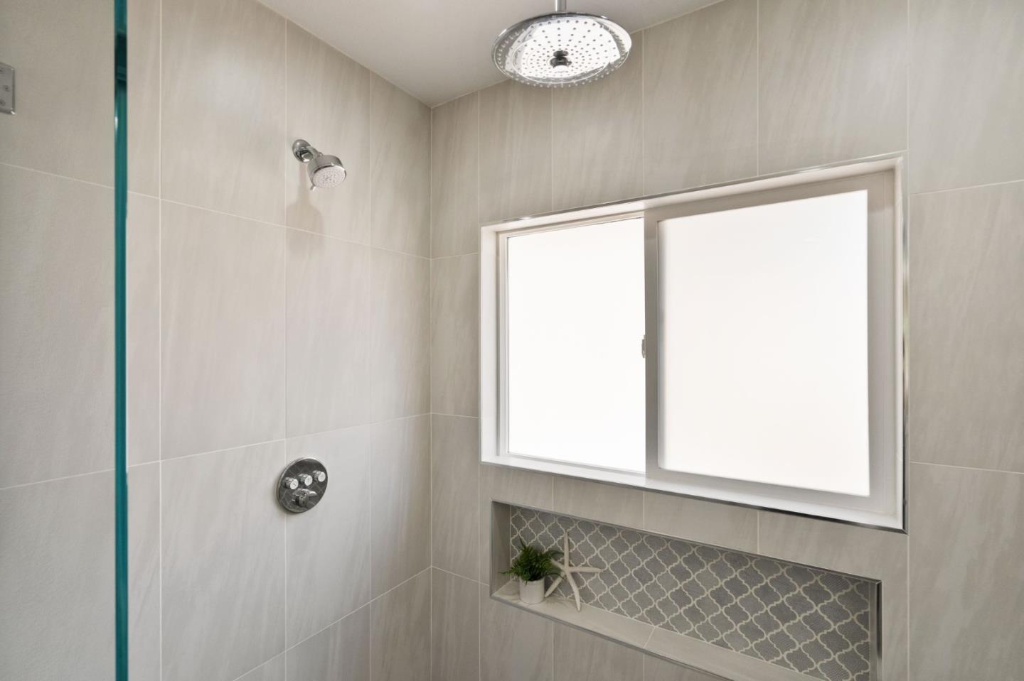 283 Casitas Bulevar