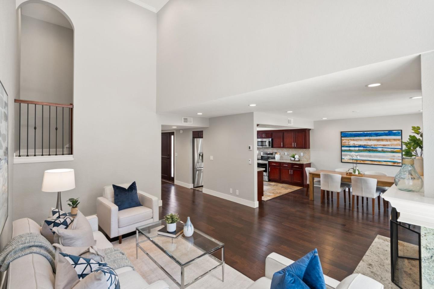 283 Casitas Bulevar
