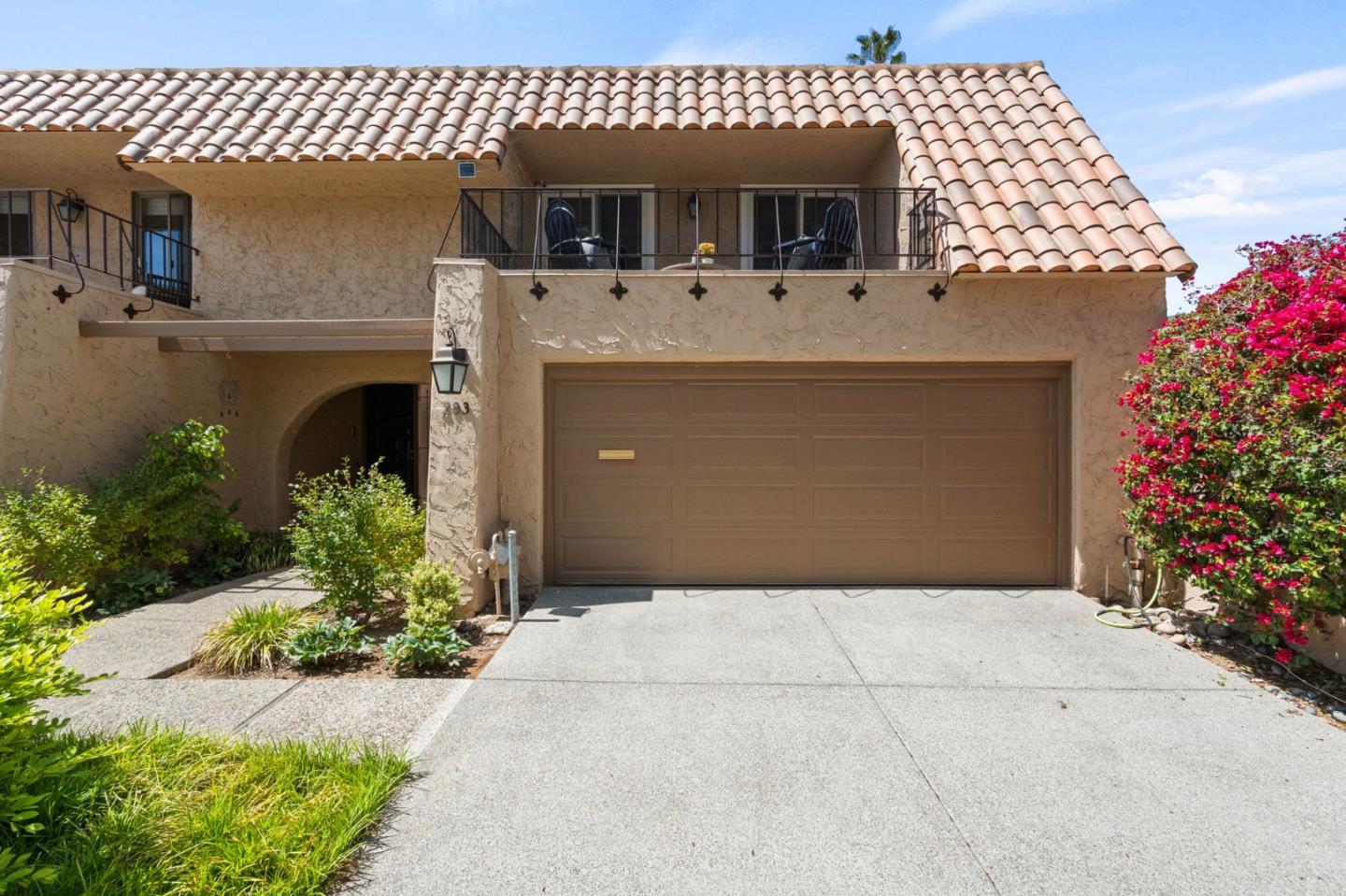 283 Casitas Bulevar